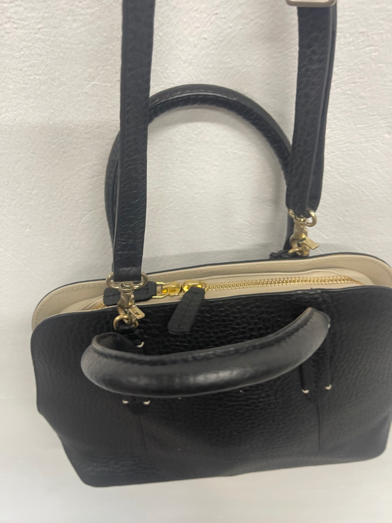 Fabulous Radley Kennington medium domed Handbag Black JC582