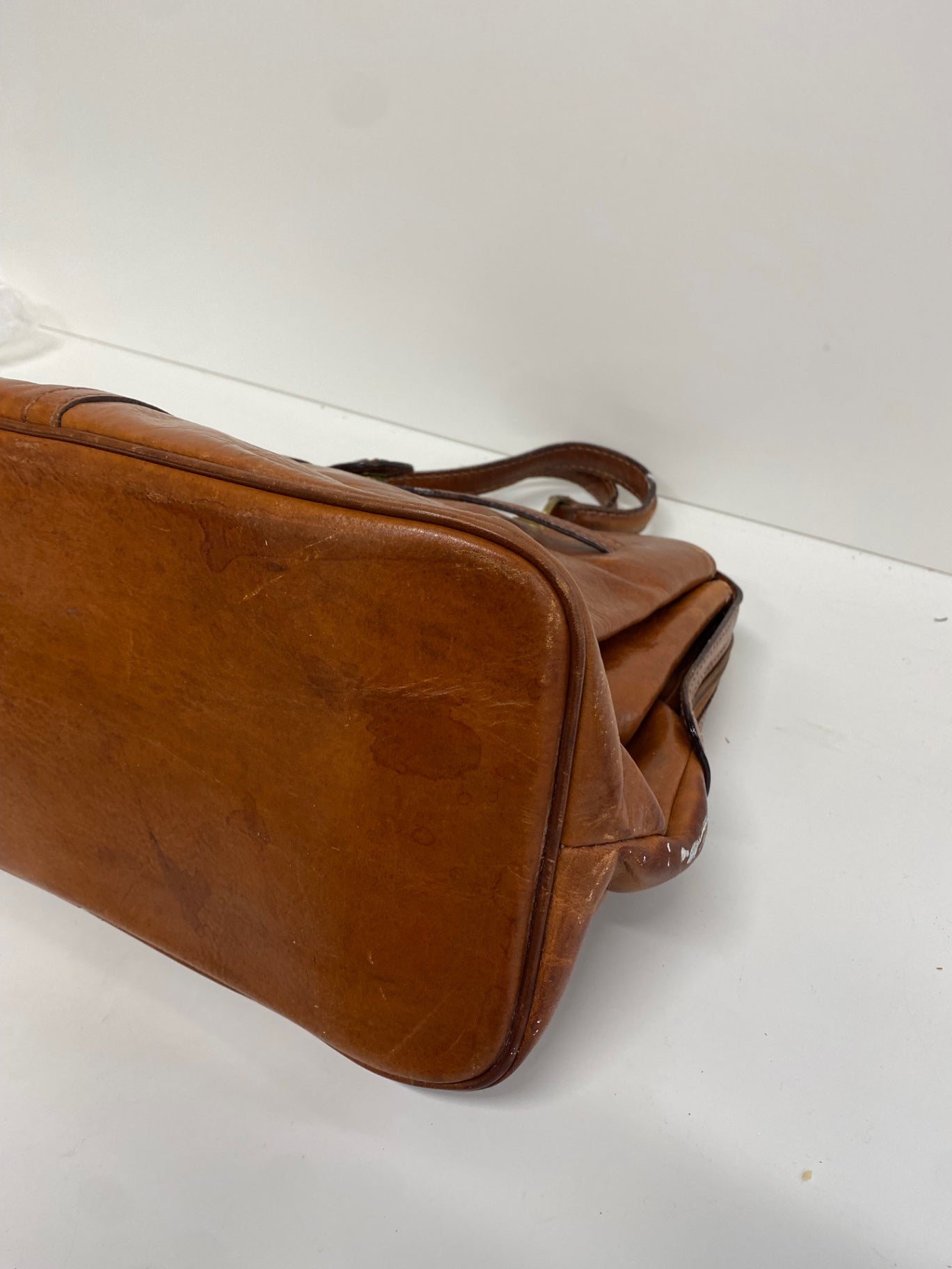 Gorgeous Vintage The Bridge Handbag Tan classic Boho JC582