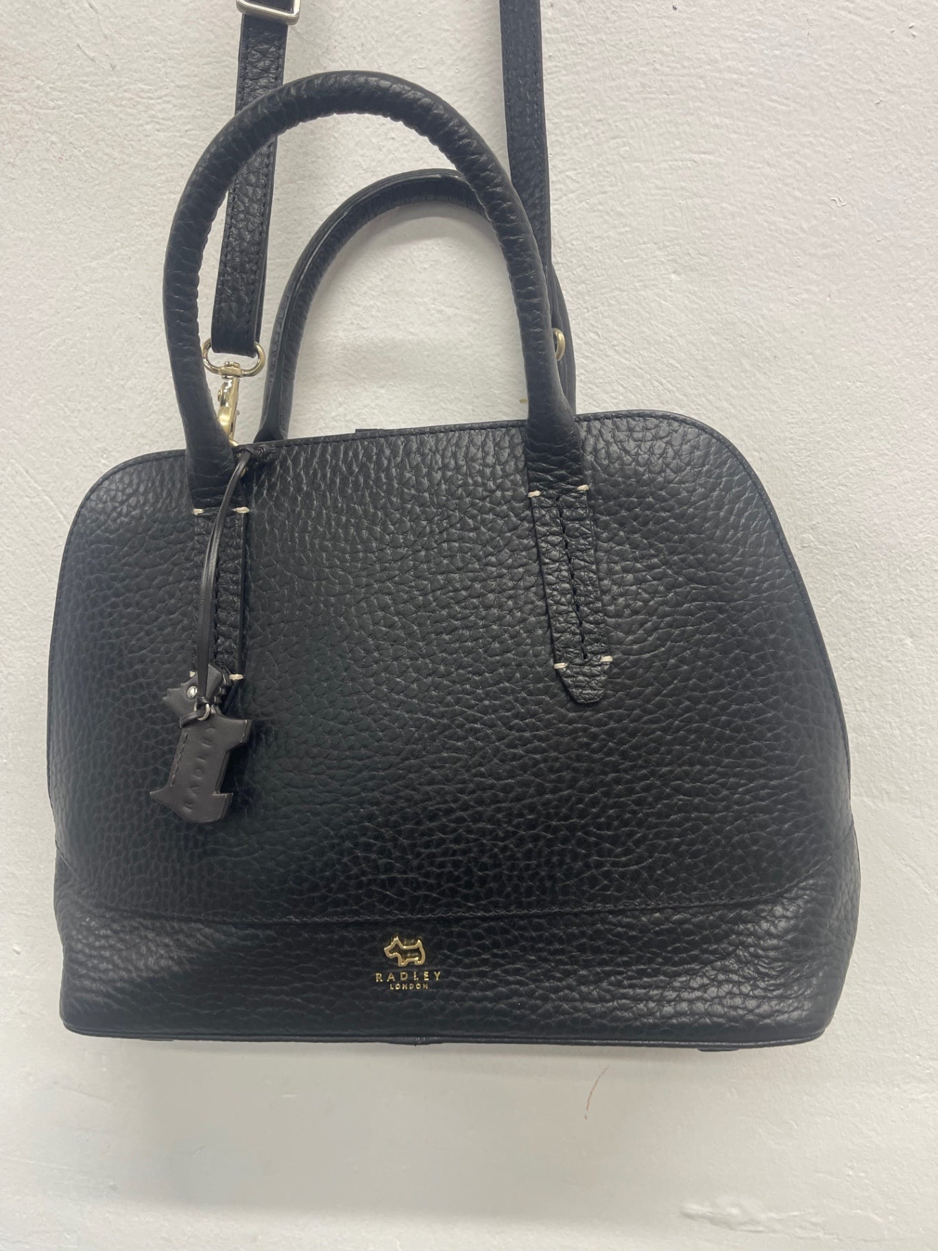 Fabulous Radley Kennington medium domed Handbag Black JC582