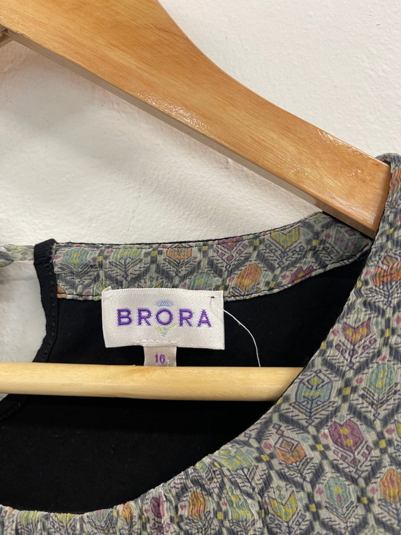 Fabulous BRORA silk front Long sleeve top UK16 boho ethnic LD584