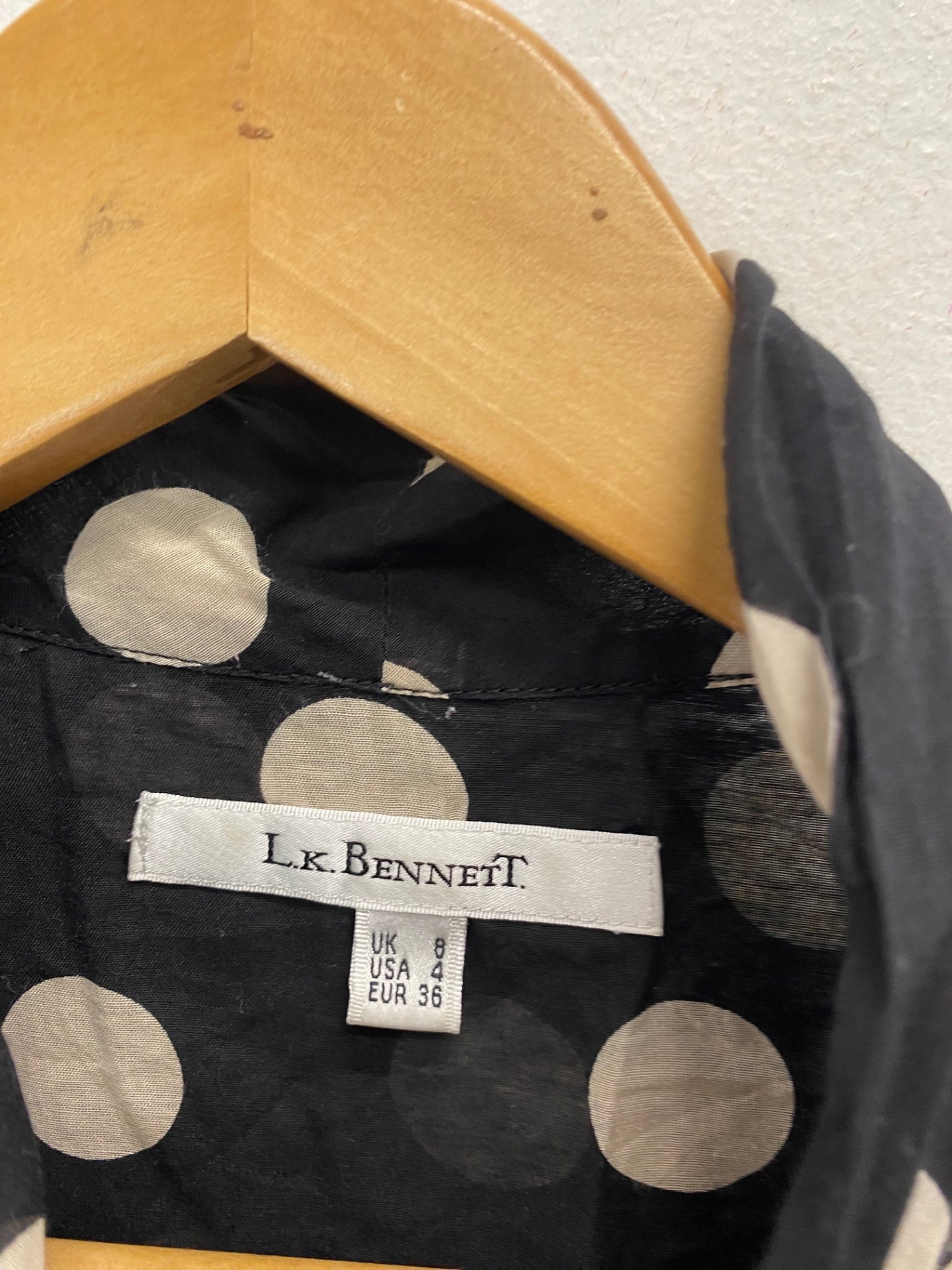 Fabulous L.K. Bennett silk Blouse UK6 Black with beige polka dots SN585