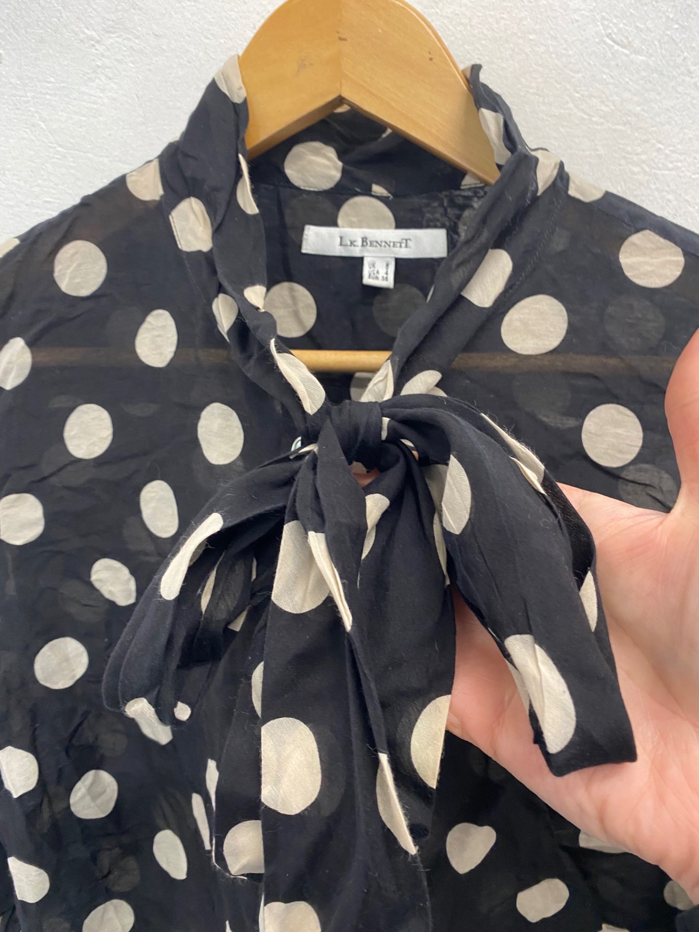 Fabulous L.K. Bennett silk Blouse UK6 Black with beige polka dots SN585
