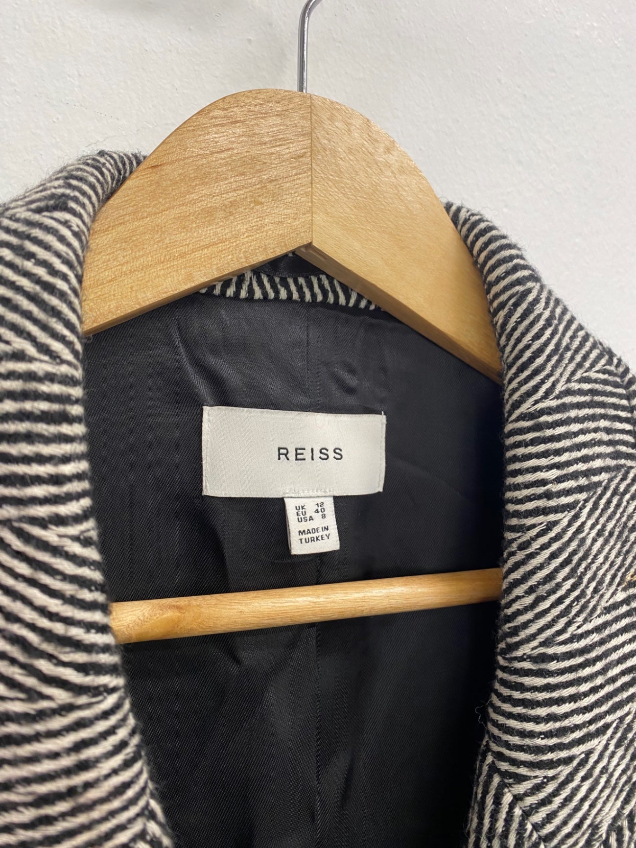 Classic REISS Overcoat UK12 Black and white Herringbone tweed PS586
