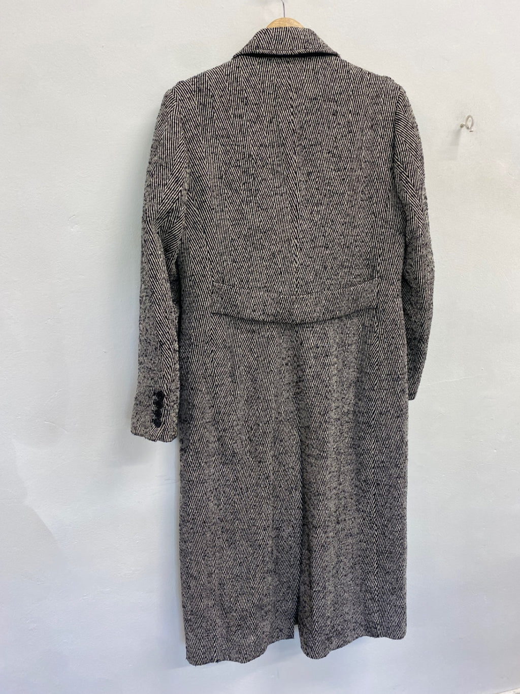 Classic REISS Overcoat UK12 Black and white Herringbone tweed PS586