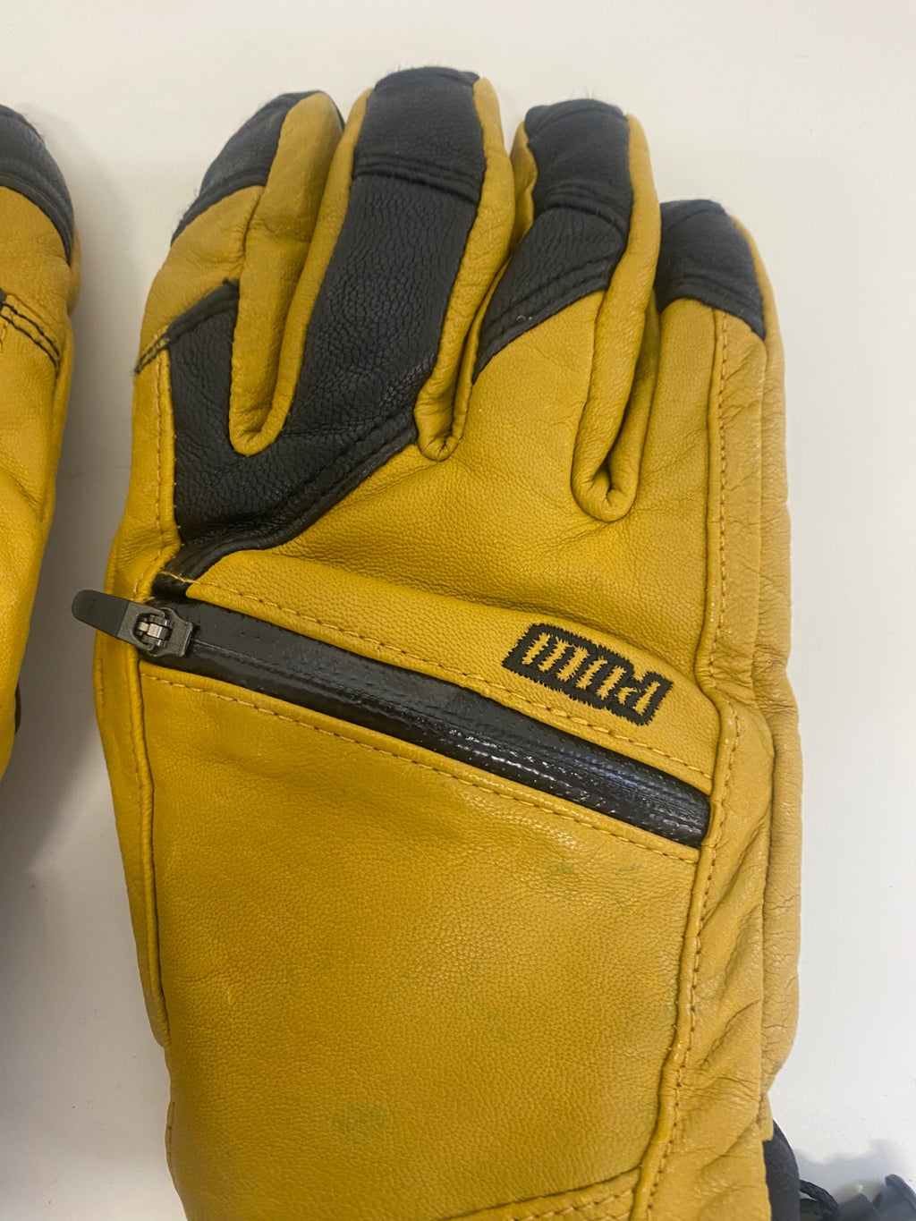 Fabulous Pow Ski Gloves S  woman’s ? Mustard Yellow Primaloft SN593