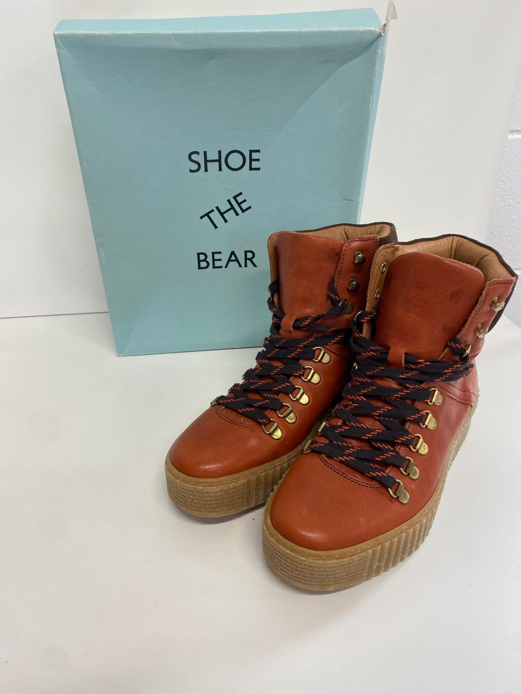 Fabulous Shoe The Bear Sneakers Bex UK6 Red Brown Anthropologie hiking SN593