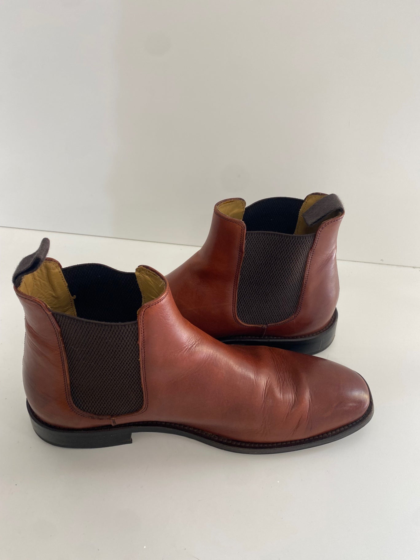 Classic Charles Tyrwhitt Chelsea Boots UK9 Chestnut Brown dealer leather country classic SN593