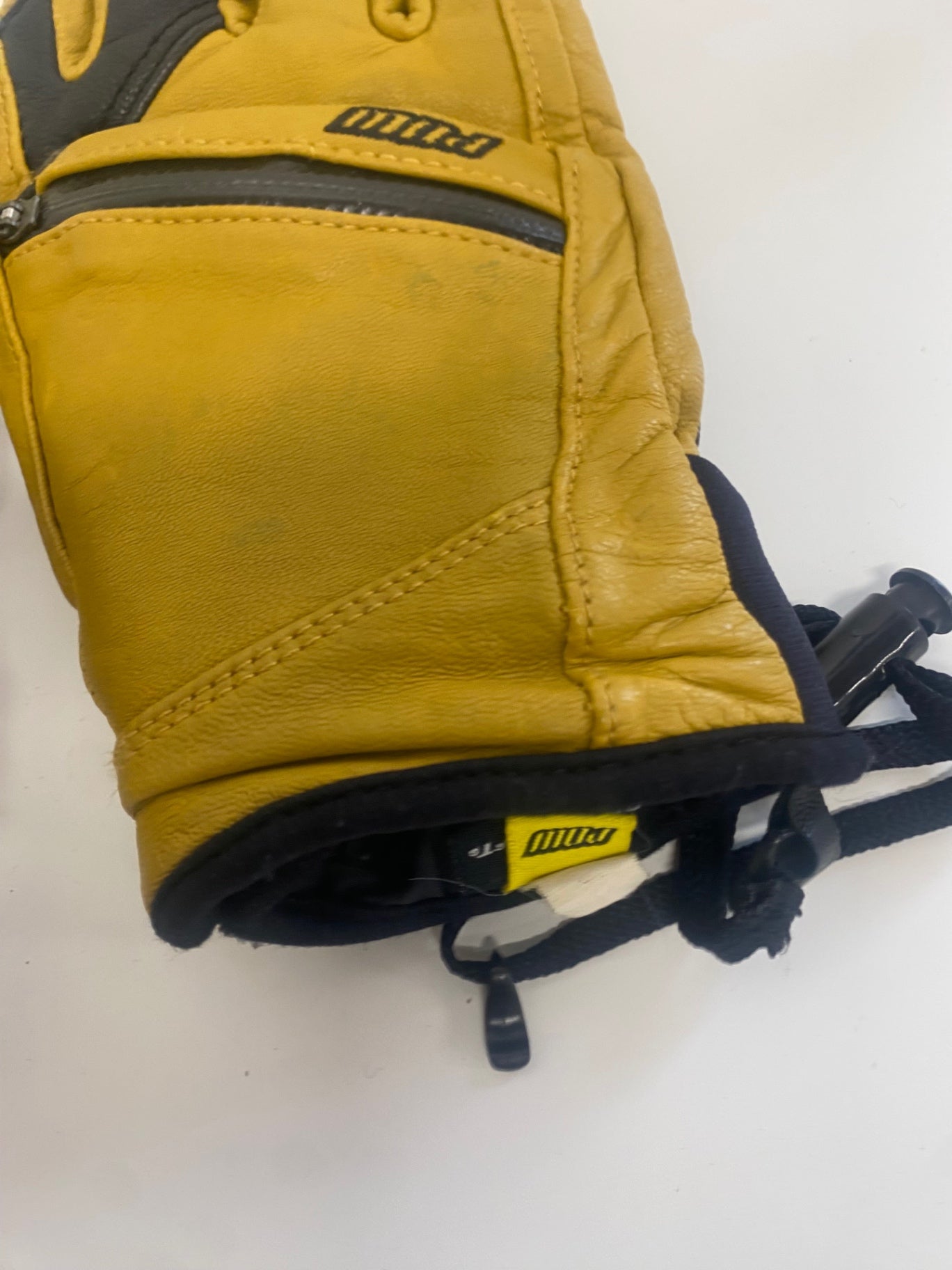 Fabulous Pow Ski Gloves S  woman’s ? Mustard Yellow Primaloft SN593