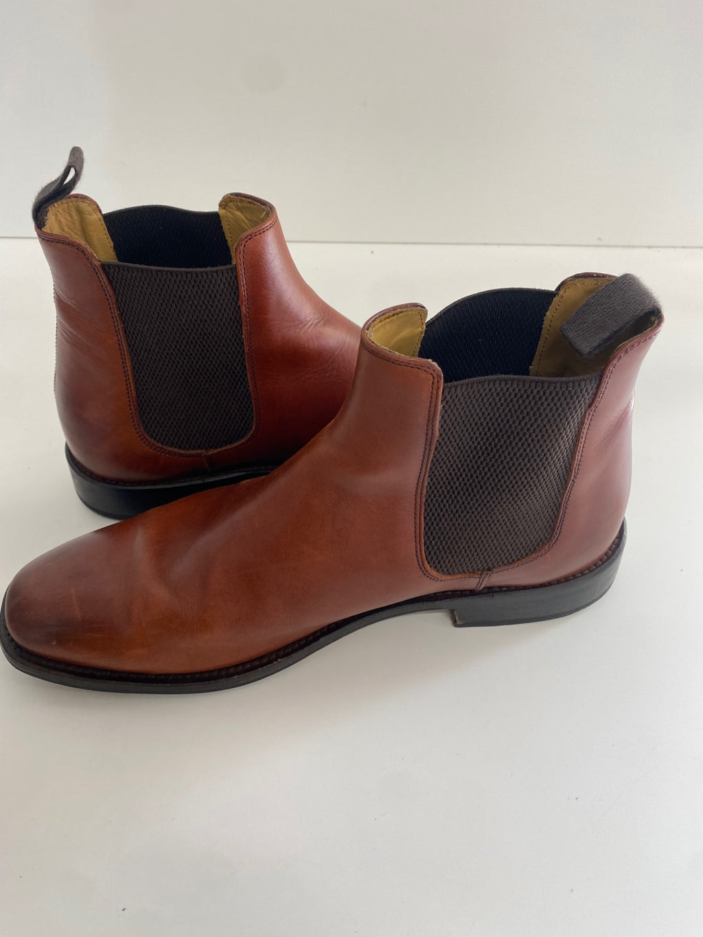 Classic Charles Tyrwhitt Chelsea Boots UK9 Chestnut Brown dealer leather country classic SN593