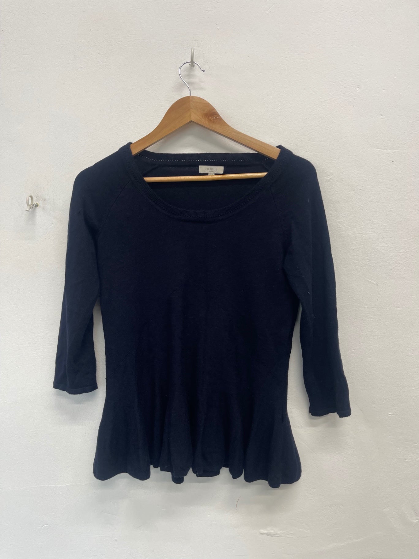 Fabulous HOBBS peplum knit wool blend soft Sweater Uk14 Navy NK596