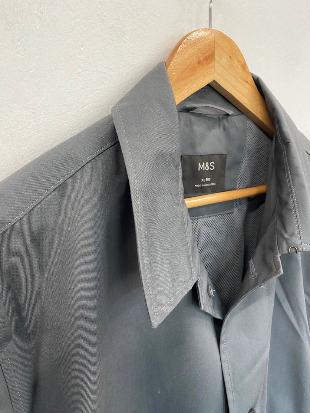 Fabulous Marks and Spencer Raincoat XL Grey classic gents essential NK596