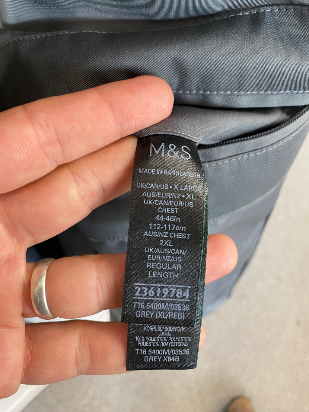 Fabulous Marks and Spencer Raincoat XL Grey classic gents essential NK596