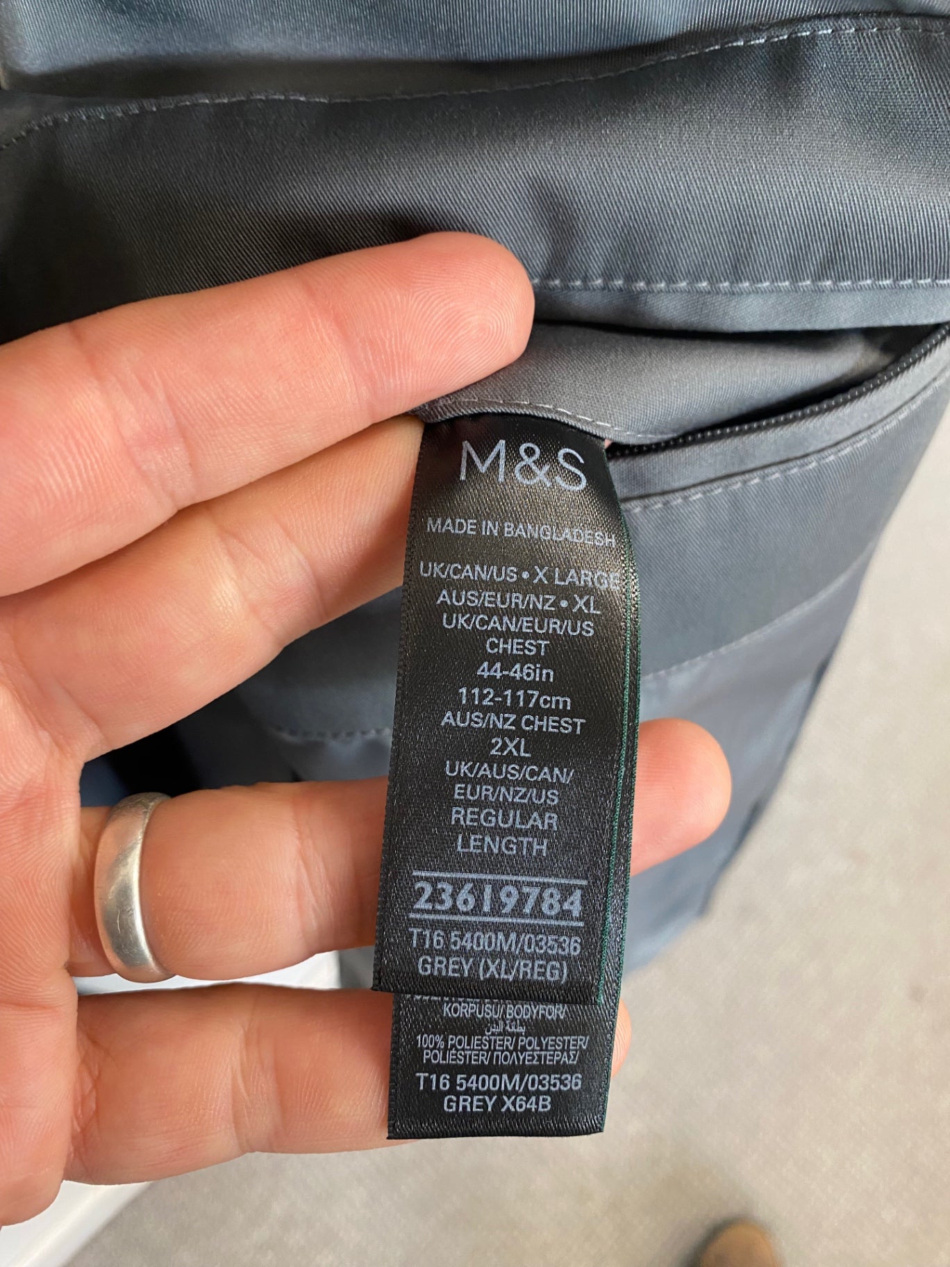 Fabulous Marks and Spencer Raincoat XL Grey classic gents essential NK596
