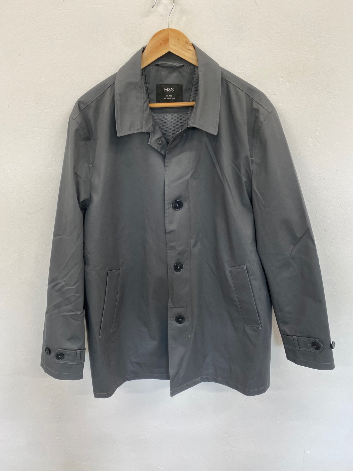Fabulous Marks and Spencer Raincoat XL Grey classic gents essential NK596