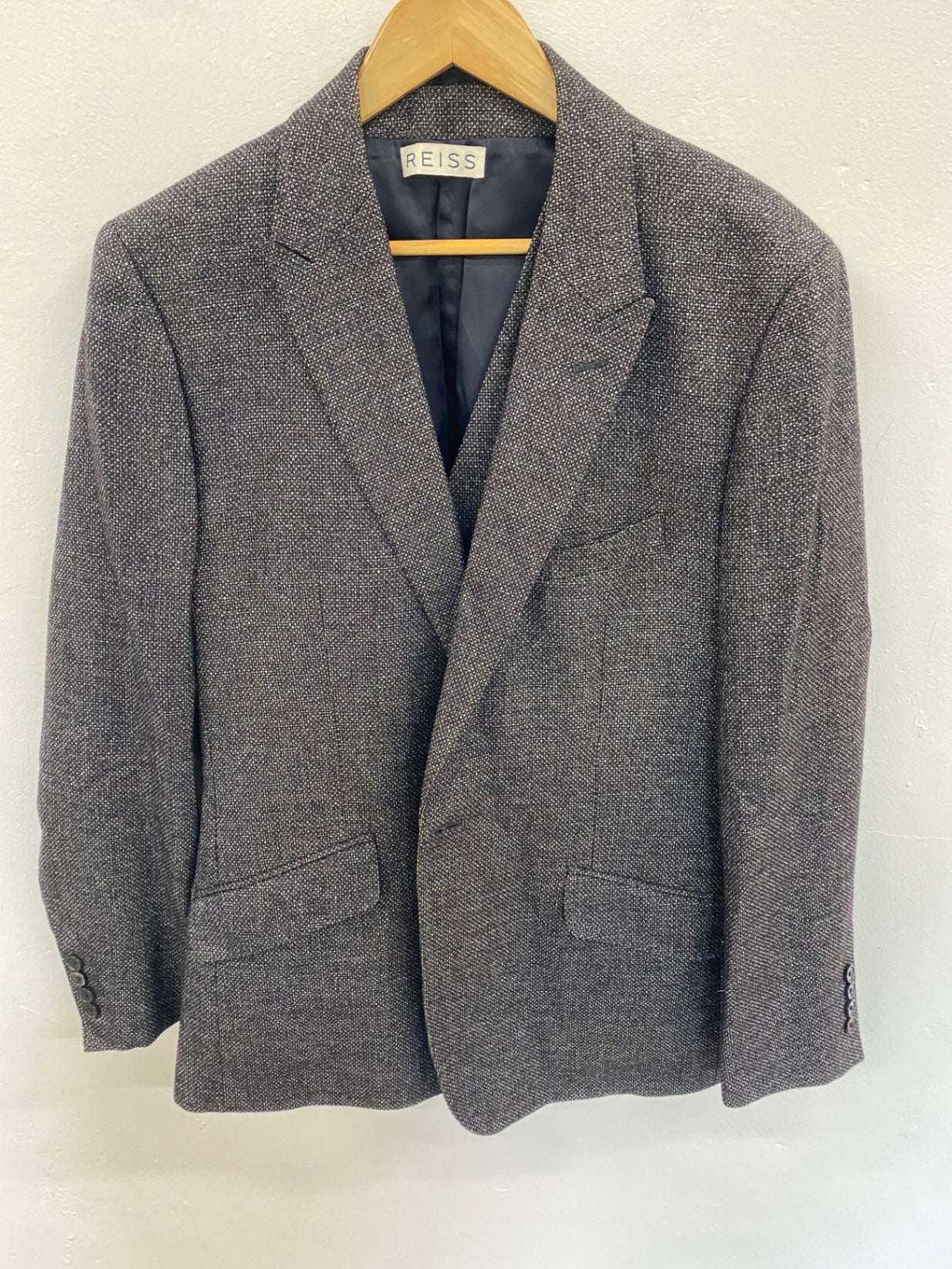 Fabulous REISS Napoli Suit 42 Grey wool blend 3pc gent essential 42” 36”
