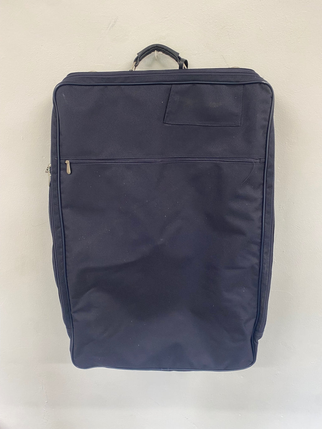 Fabulous The Kilter co Suitcase kilt carrier Navy shoulder strap 