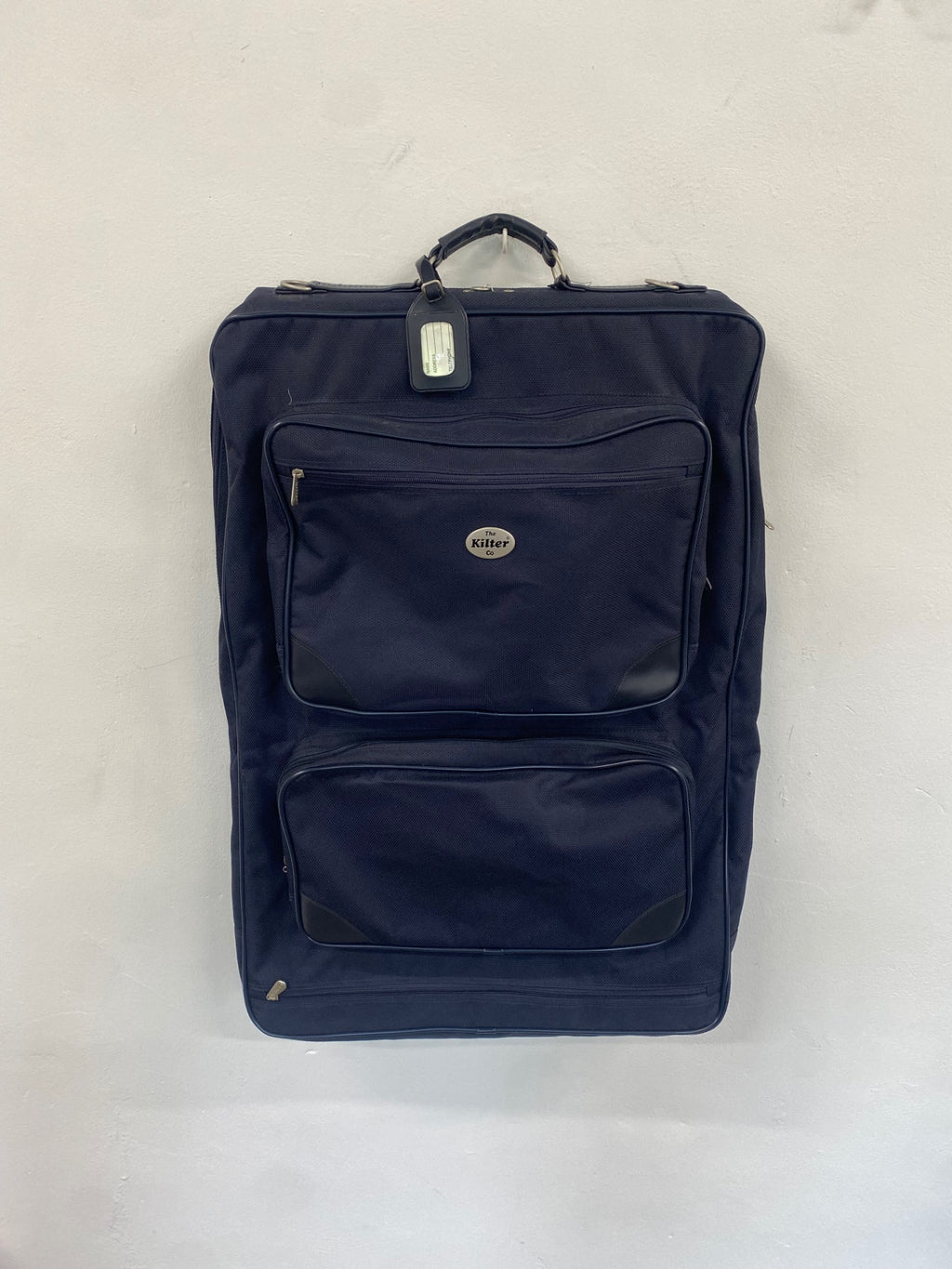 Fabulous The Kilter co Suitcase kilt carrier Navy shoulder strap 