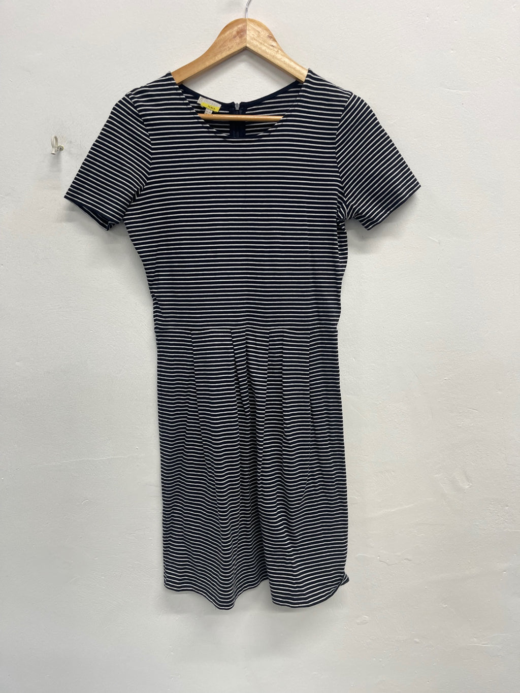 Fabulous Hobbs NW3 Dress Uk 10 Navy and White CH600