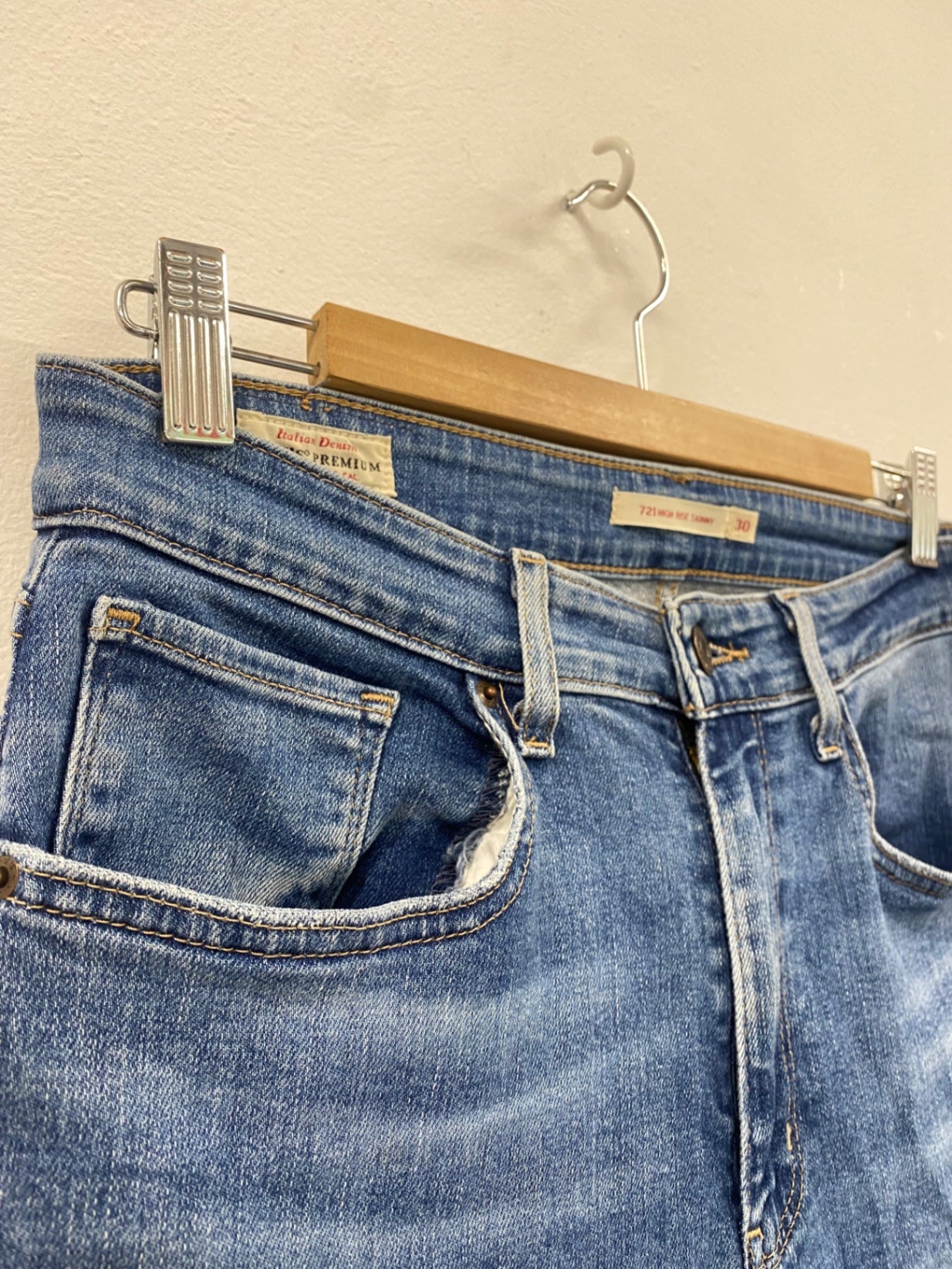 Fabulous Levi's 721 High rise Skinny jeans 30 mid blue Big E CH600 