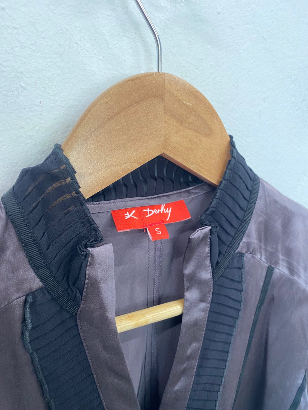 Fabulous Rene Derhy K Y2K vintage Blouse S Gray Pure silk ruffle trim CH600