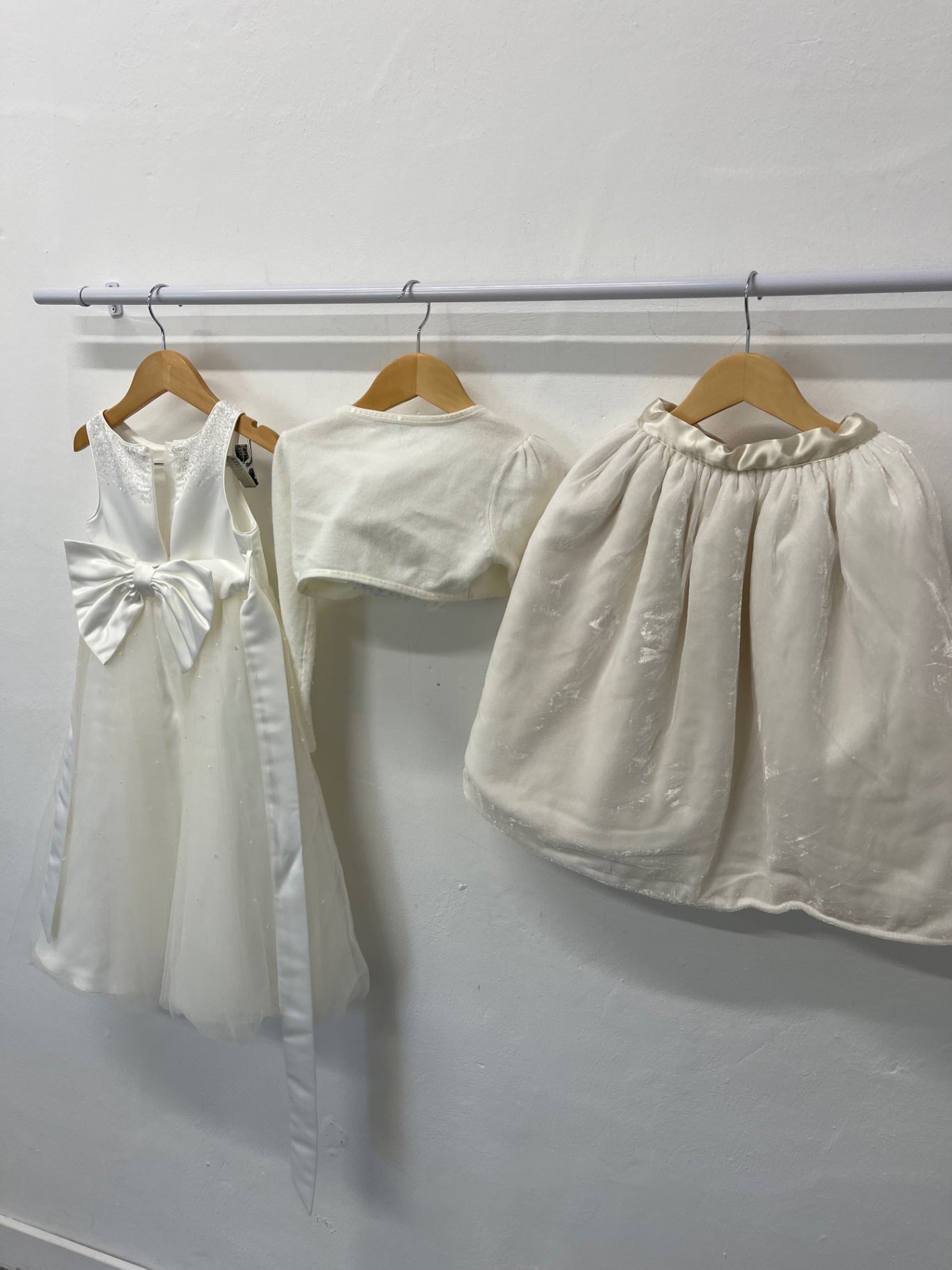 Fabulous John Lewis Girls Occasion Bridesmaid outfit  Age 4 Cream John Lewis CH600