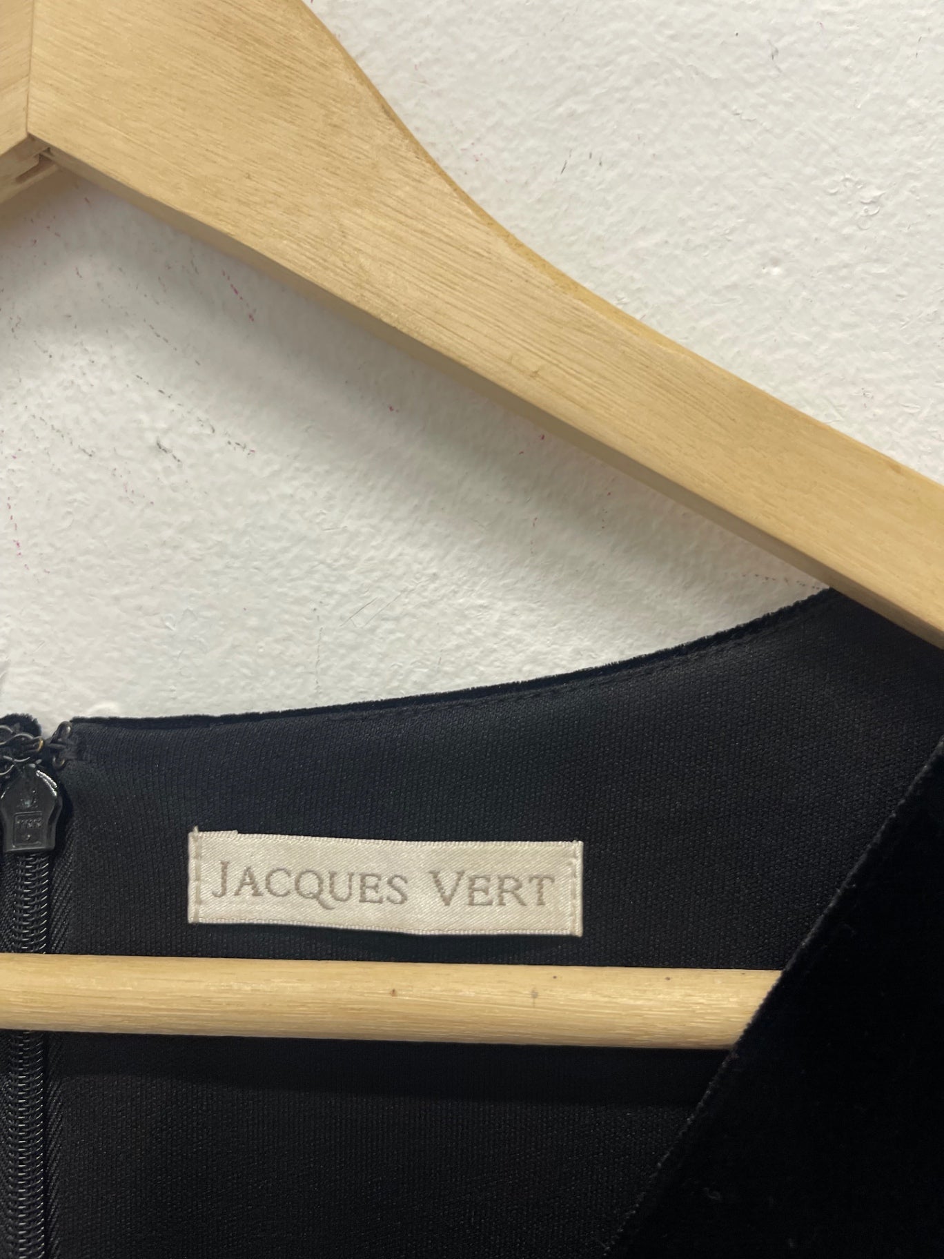 Fabulous Jacques Vert velvet evening event Dress UK24 Black AS602