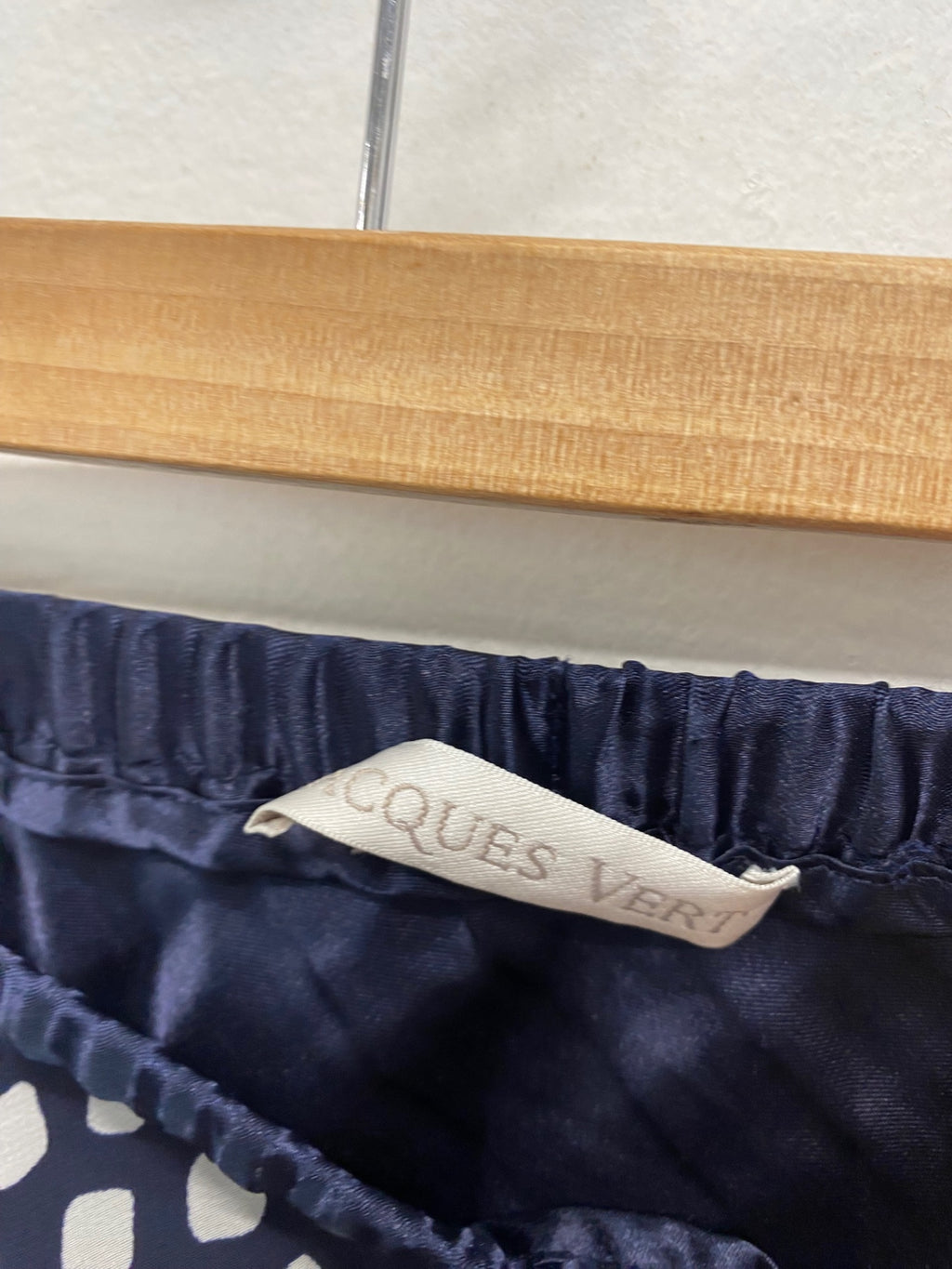 Fabulous JACQUES VERT occasion party Suit UK 22 Navy blue and white AS602