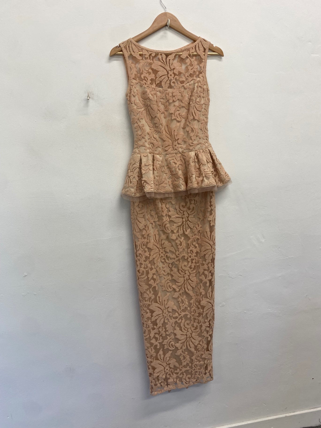 Fabulous Tadashi Shoji stunning fitted evening Dress uk4-6 Beige Overlay JW603