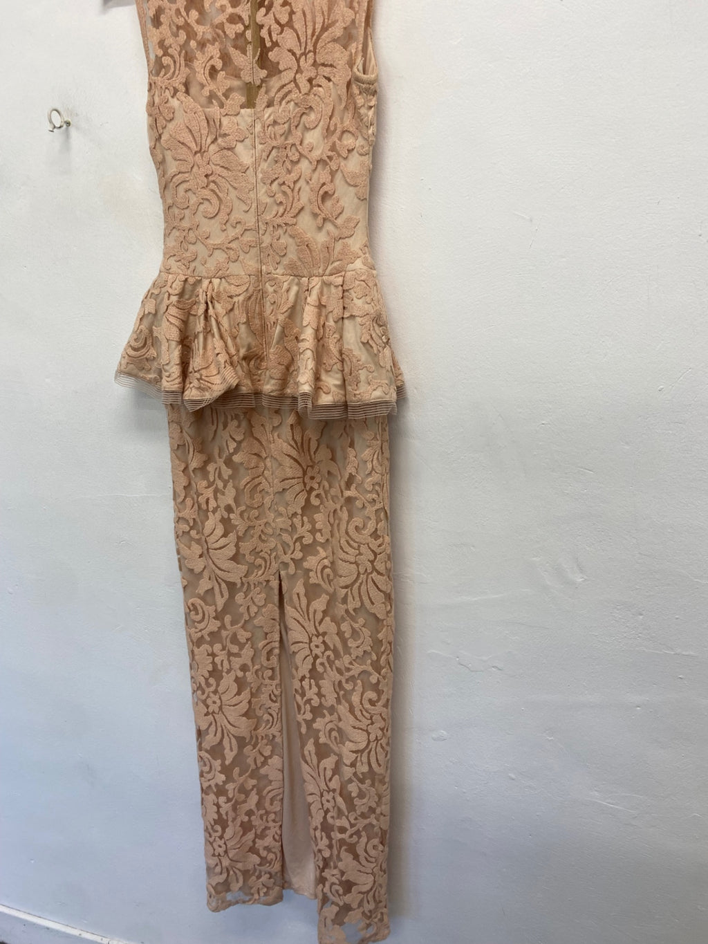 Fabulous Tadashi Shoji stunning fitted evening Dress uk4-6 Beige Overlay JW603