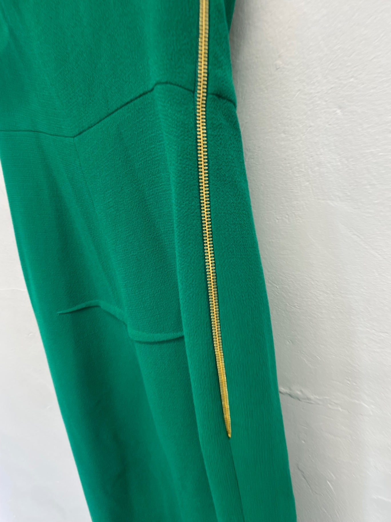 Fabulous ROLAND MOURET asymmetric Evening Dress UK12 emerald Green JW603