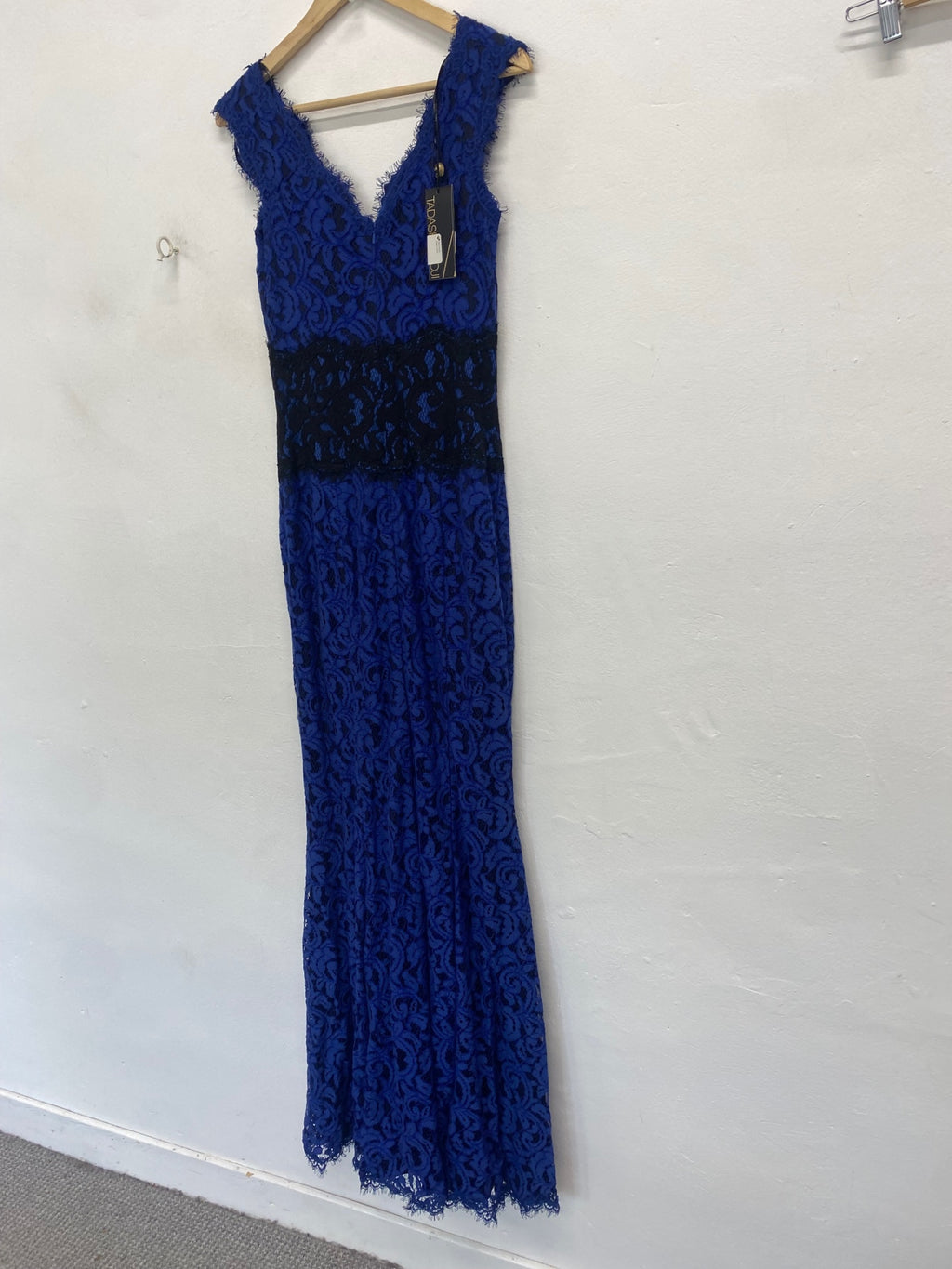 Fabulous Tadashi Shoji long evening Dress UK6-8 Blue Lace overlay JW603