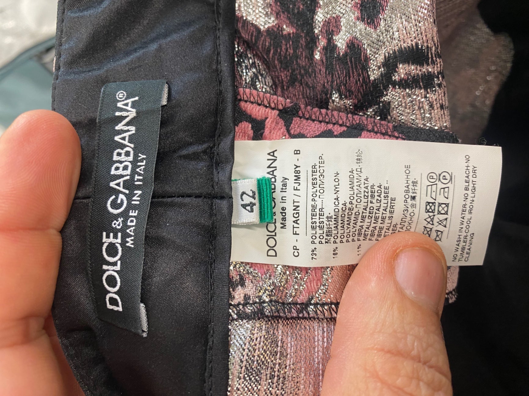Fabulous Dolce & Gabbana floral cropped trousers  IT42 UK10 Pink, Black, Silver JW603