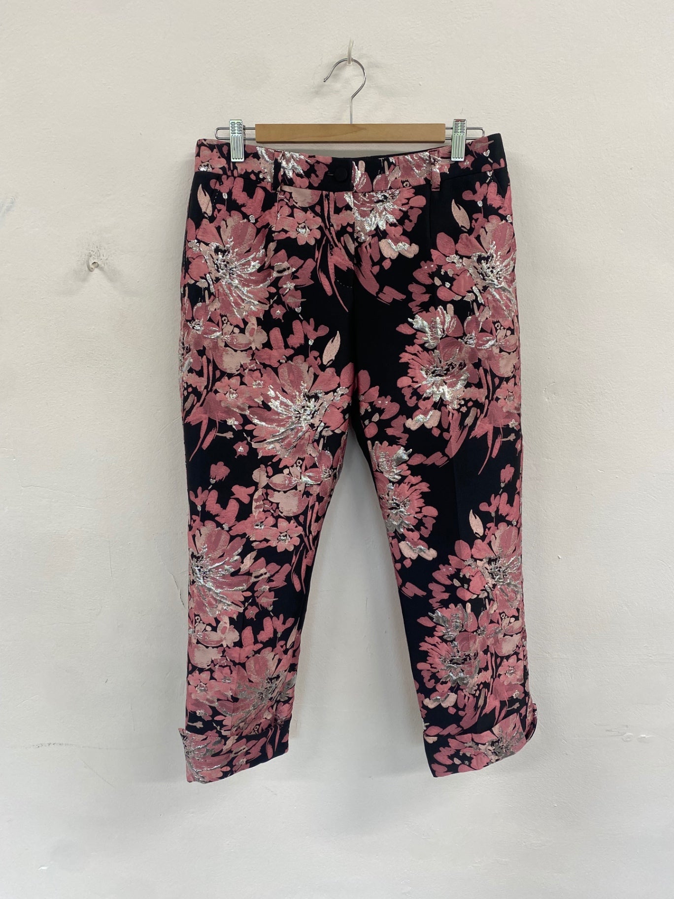 Fabulous Dolce & Gabbana floral cropped trousers  IT42 UK10 Pink, Black, Silver JW603