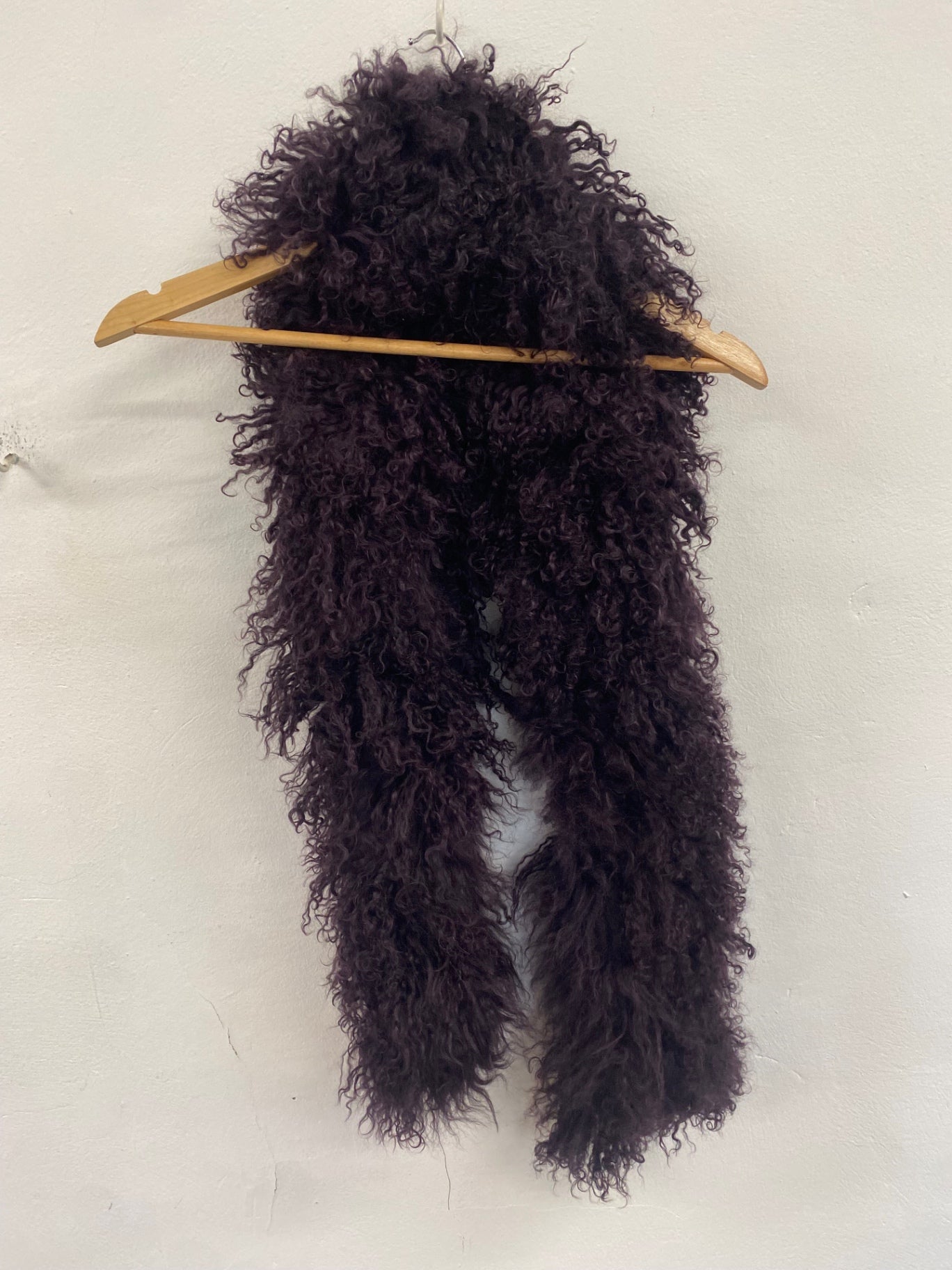 Fabulous Karl Donoghue lamb skin fleece wool leather Scarf One size Purple KW605