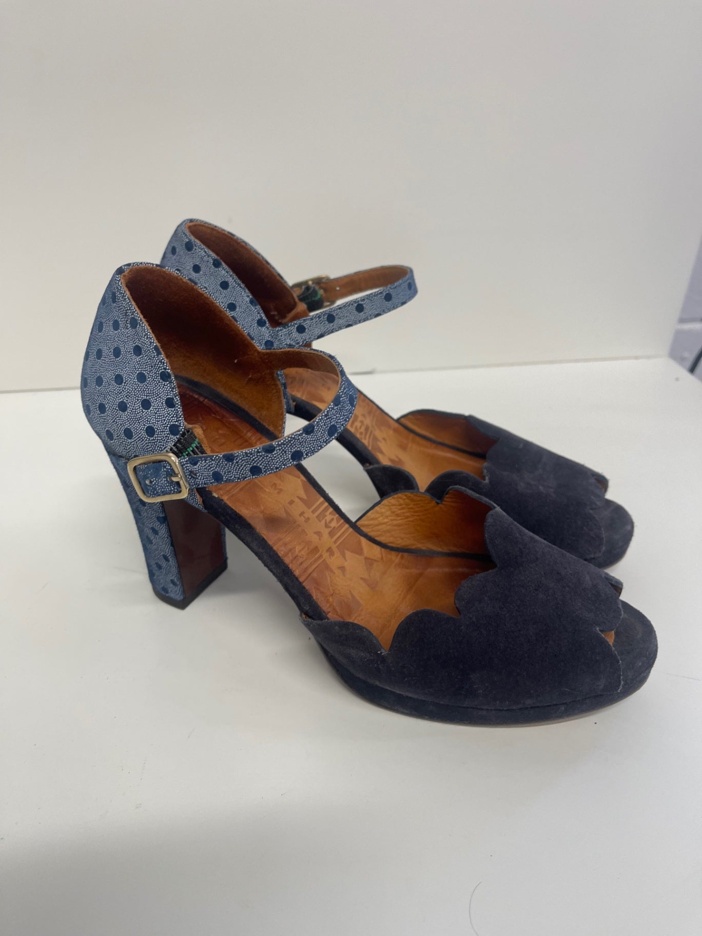 Fabulous Chie Mihara stunning spotted suede Heels uk4/5 Blue KW605