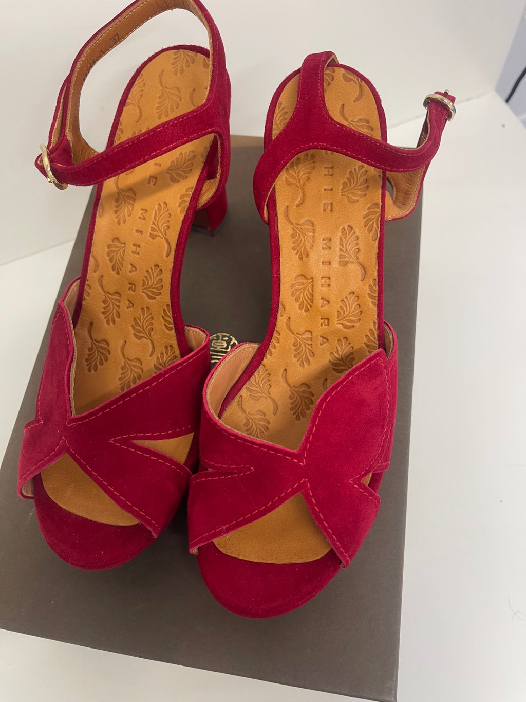 Fabulous Chie Mihara suede Sandals uk4-5 Red Cherry New KW506