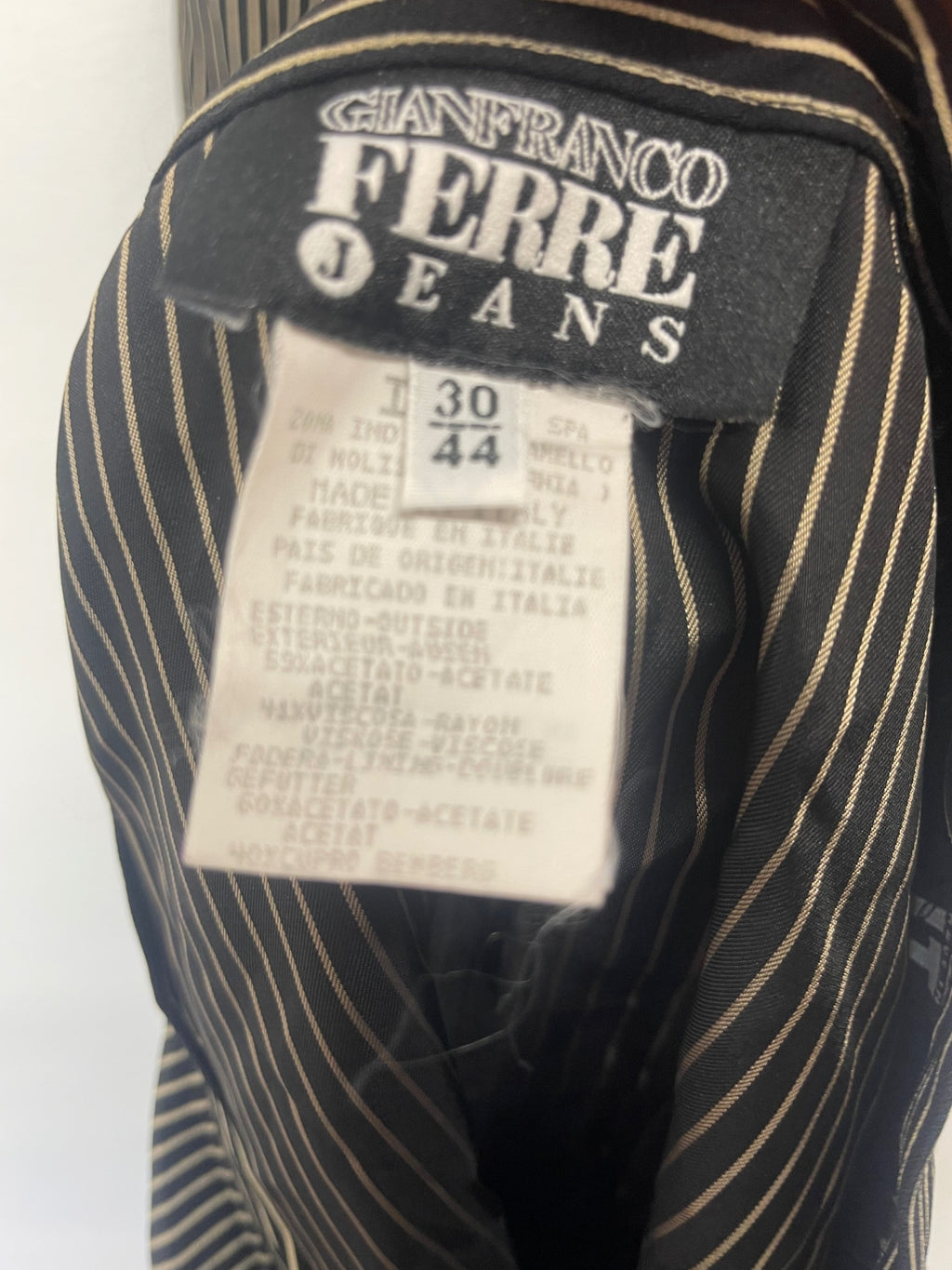 Fabulous GIANFRANCO FERRE JEANS Y2K skirt Suit 30/44 Uk12 Black& Gold KW605