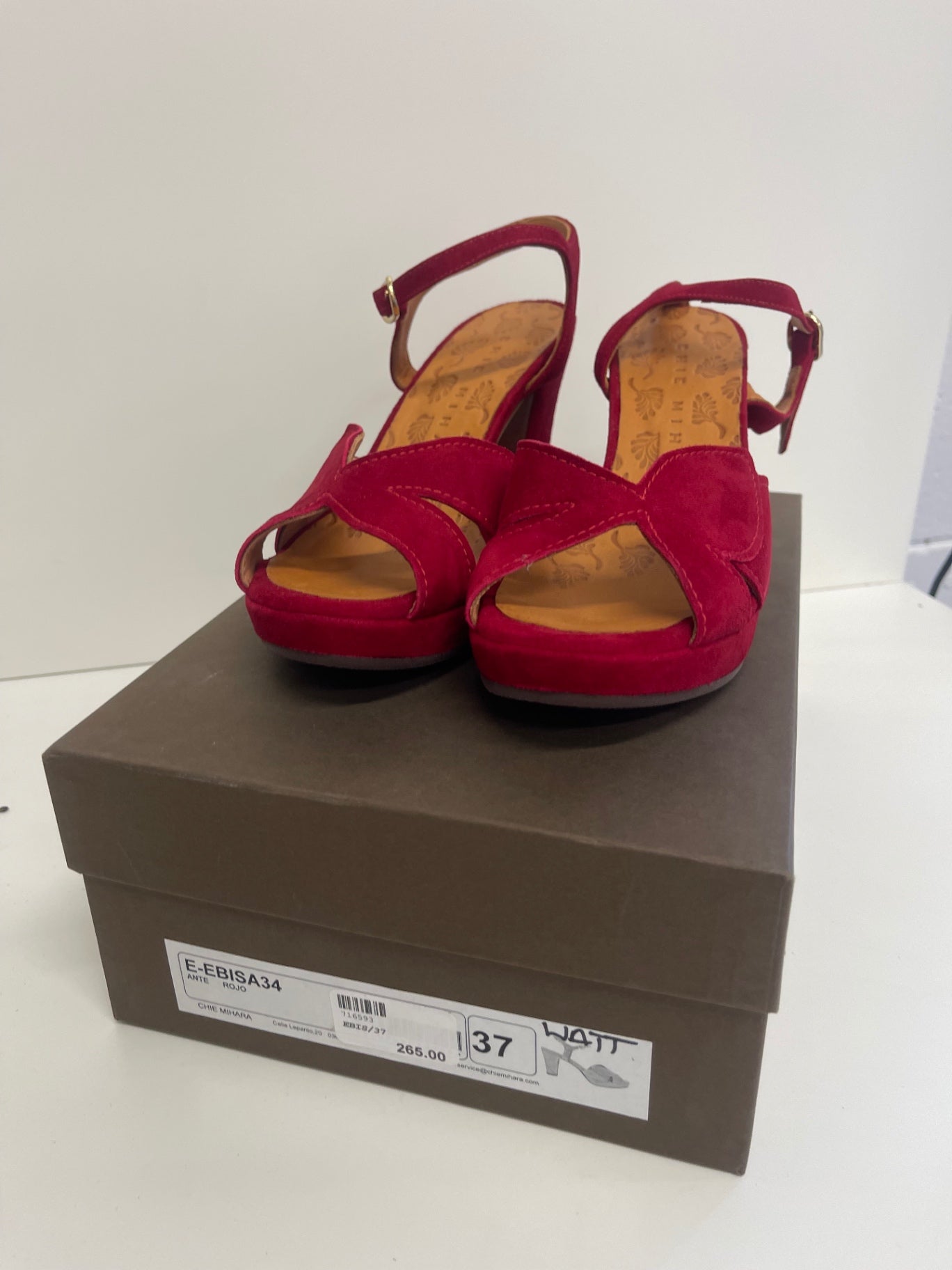 Fabulous Chie Mihara suede Sandals uk4-5 Red Cherry New KW506