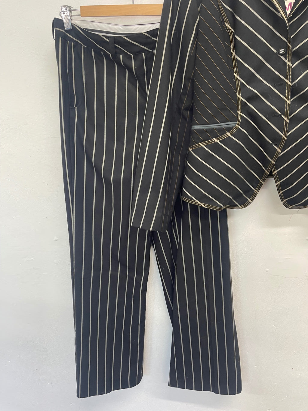 Fabulous st-martins Y2K pinstripe Suit UkM (12) Black & white pinstripes KW605