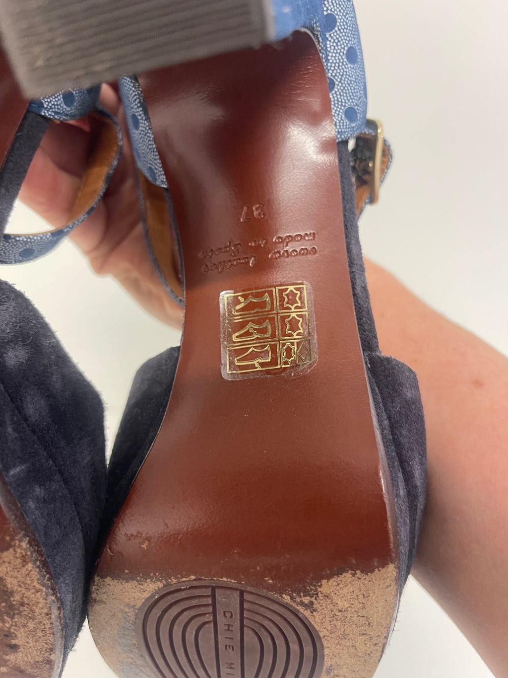 Fabulous Chie Mihara stunning spotted suede Heels uk4/5 Blue KW605
