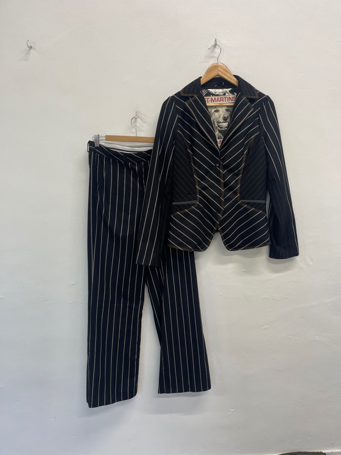Fabulous st-martins Y2K pinstripe Suit UkM (12) Black & white pinstripes KW605