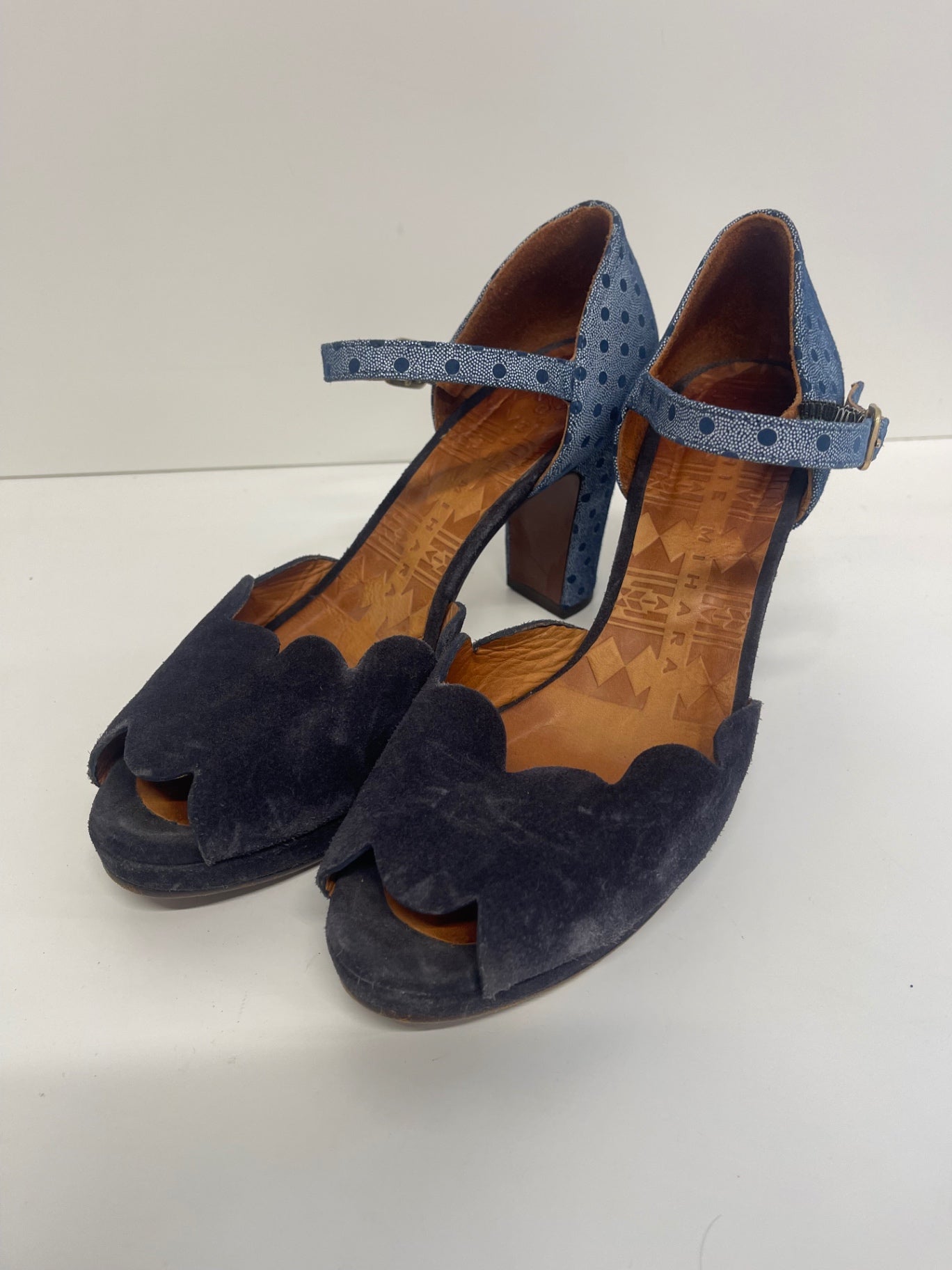 Fabulous Chie Mihara stunning spotted suede Heels uk4/5 Blue KW605