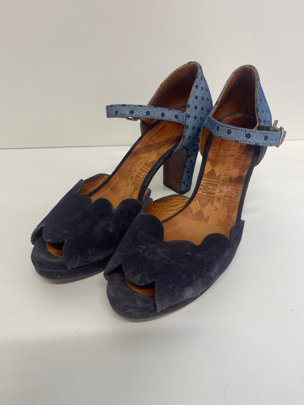 Fabulous Chie Mihara stunning spotted suede Heels uk4/5 Blue KW605