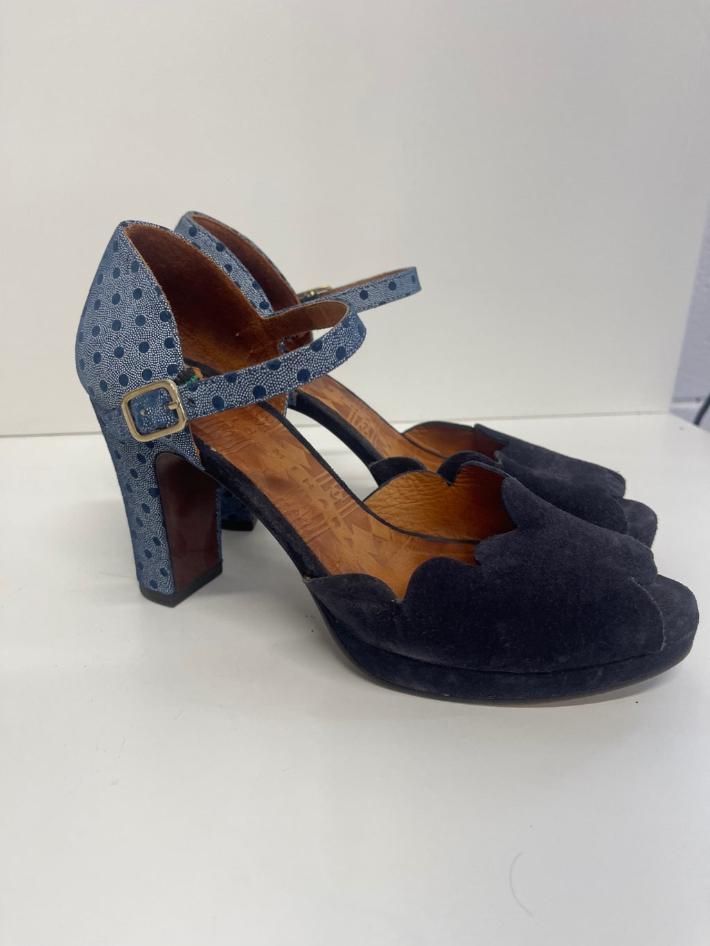 Fabulous Chie Mihara stunning spotted suede Heels uk4/5 Blue KW605