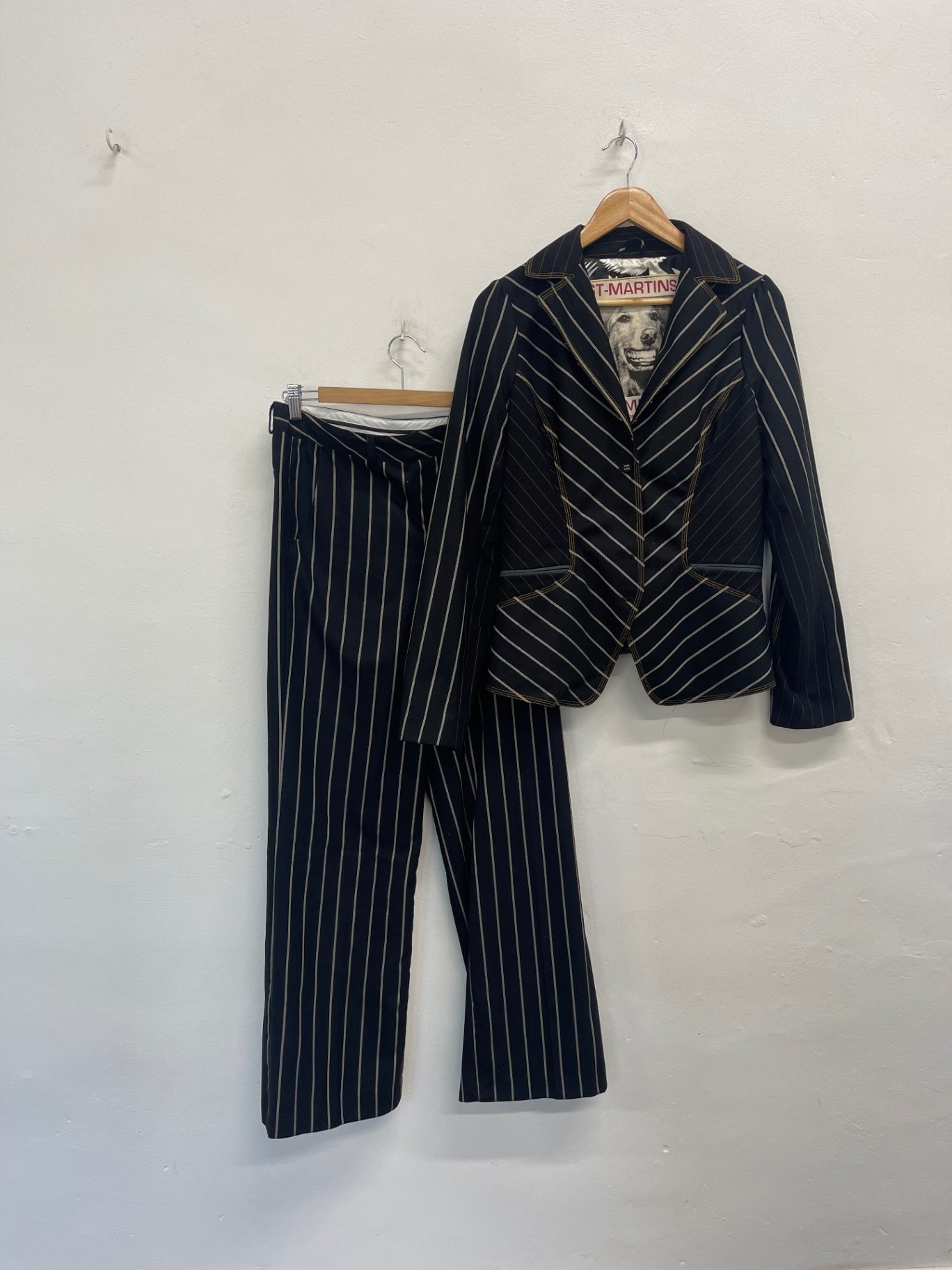 Fabulous st-martins Y2K pinstripe Suit UkM (12) Black & white pinstripes KW605