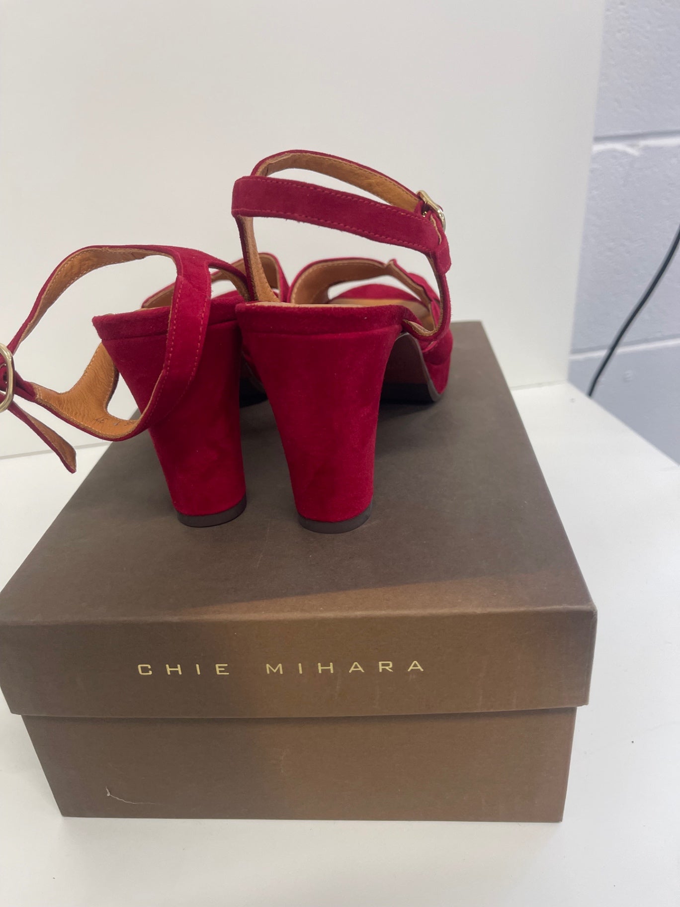 Fabulous Chie Mihara suede Sandals uk4-5 Red Cherry New KW506