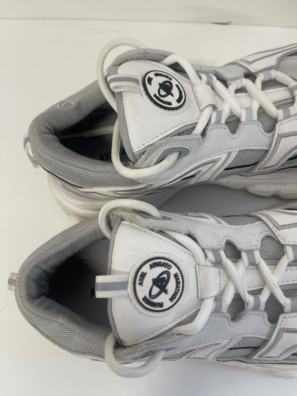 Fabulous AXEL ARIGATO R Trail Sneakers UK6 White/Grey KB606