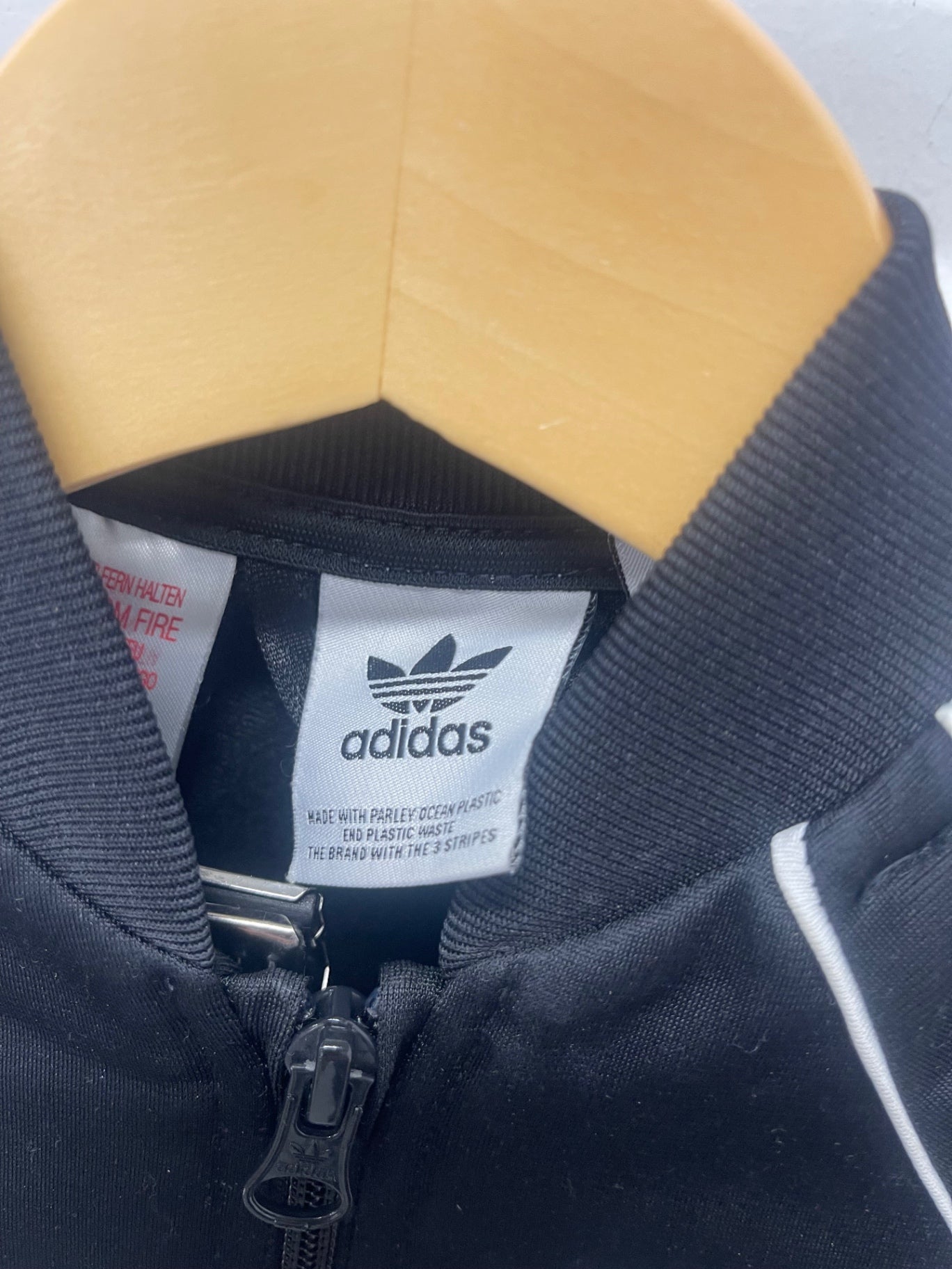 Fabulous adidas Tracksuit  x 2 Age 3-4 Black / Green #3 KB606