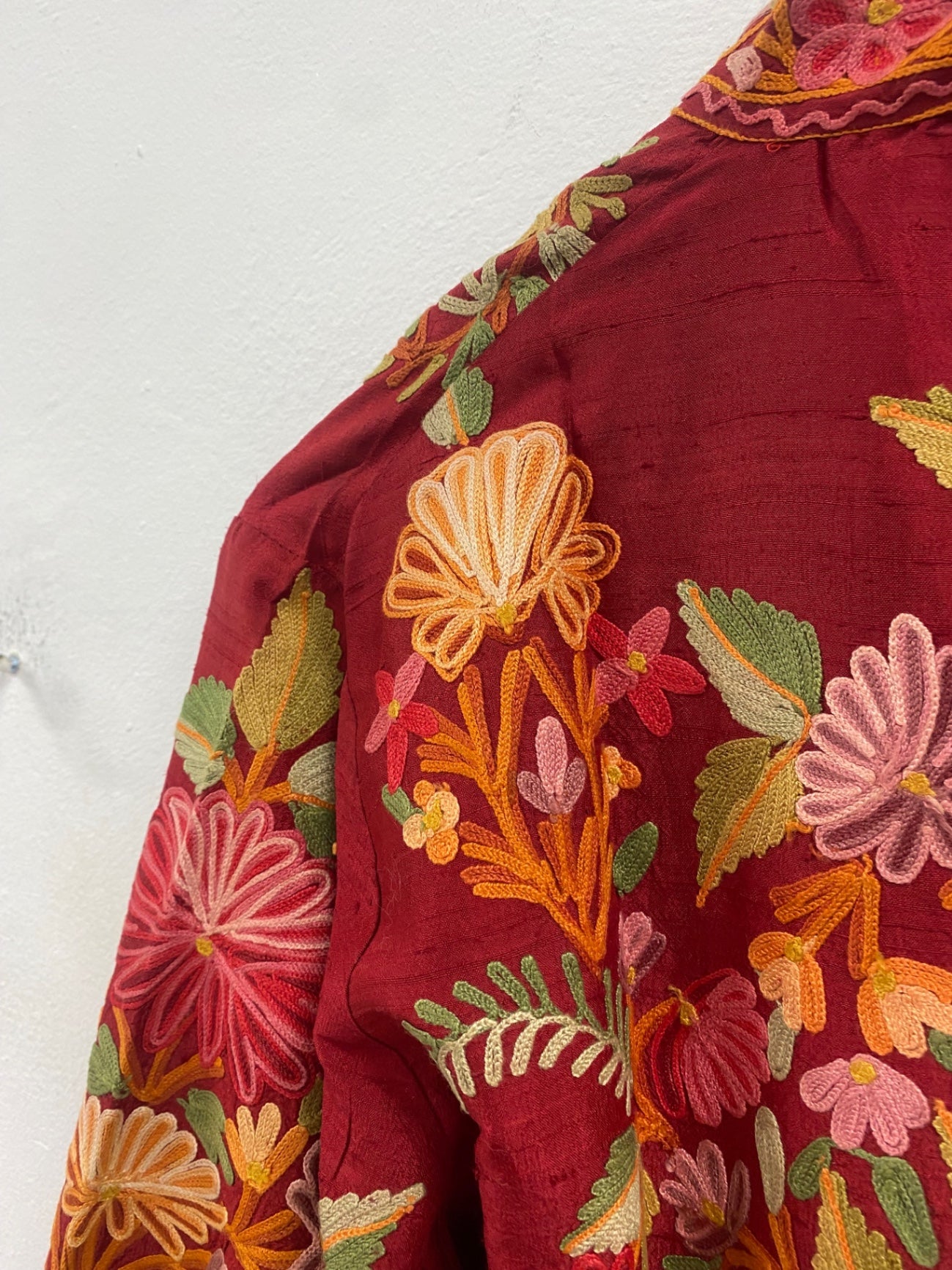 Fabulous floral vintage style ethnic Asian Hand Embroidered Jacket UK12-14 Red KW605