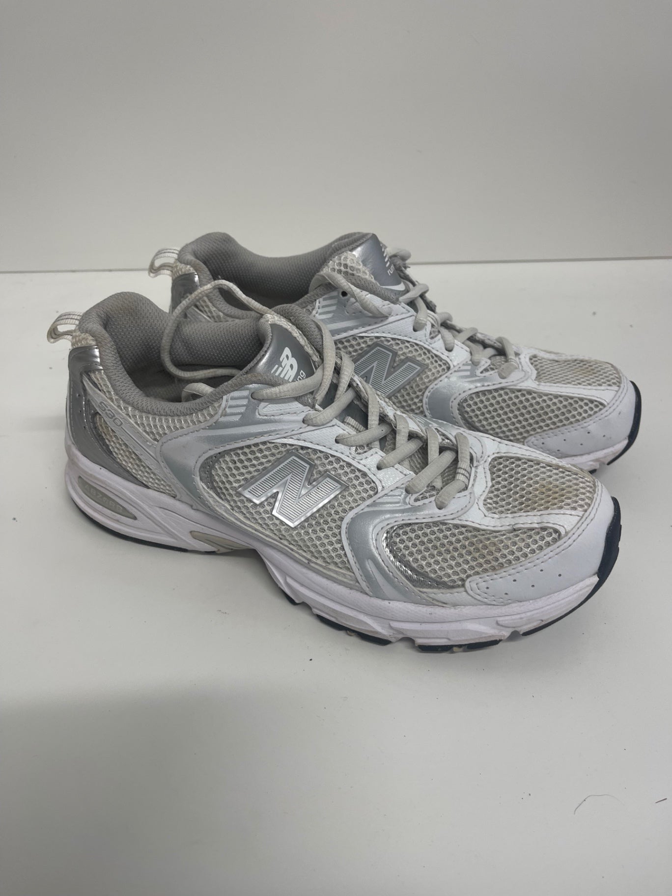 Fabulous New Balance 530 Sneakers UK6 White & Grey KB606